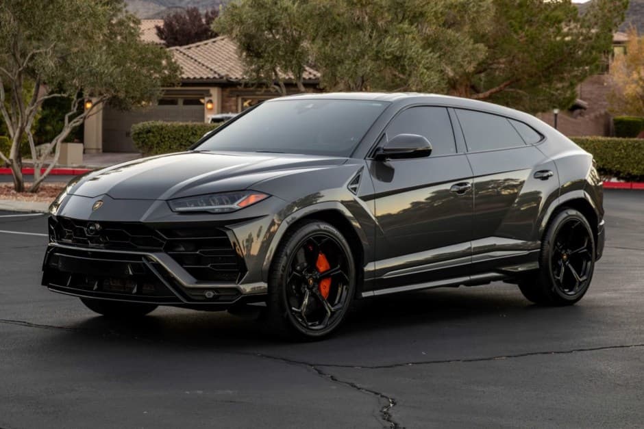 2021 Lamborghini Urus sold for $155,000