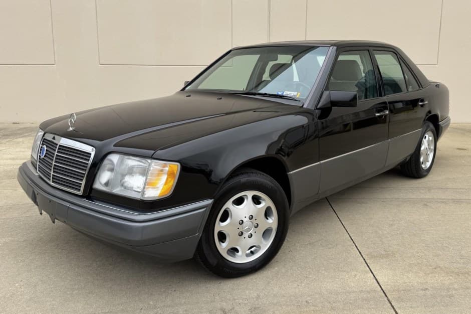1995 Mercedes-Benz W124 E-Class sold for $44,750