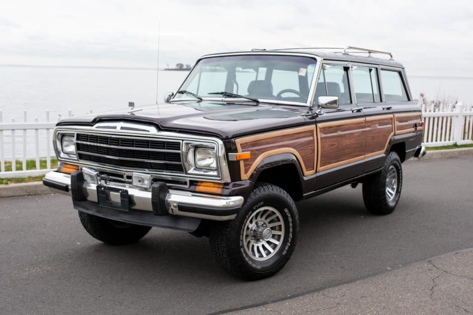 1990 Jeep SJ Grand Wagoneer sold for $22,000