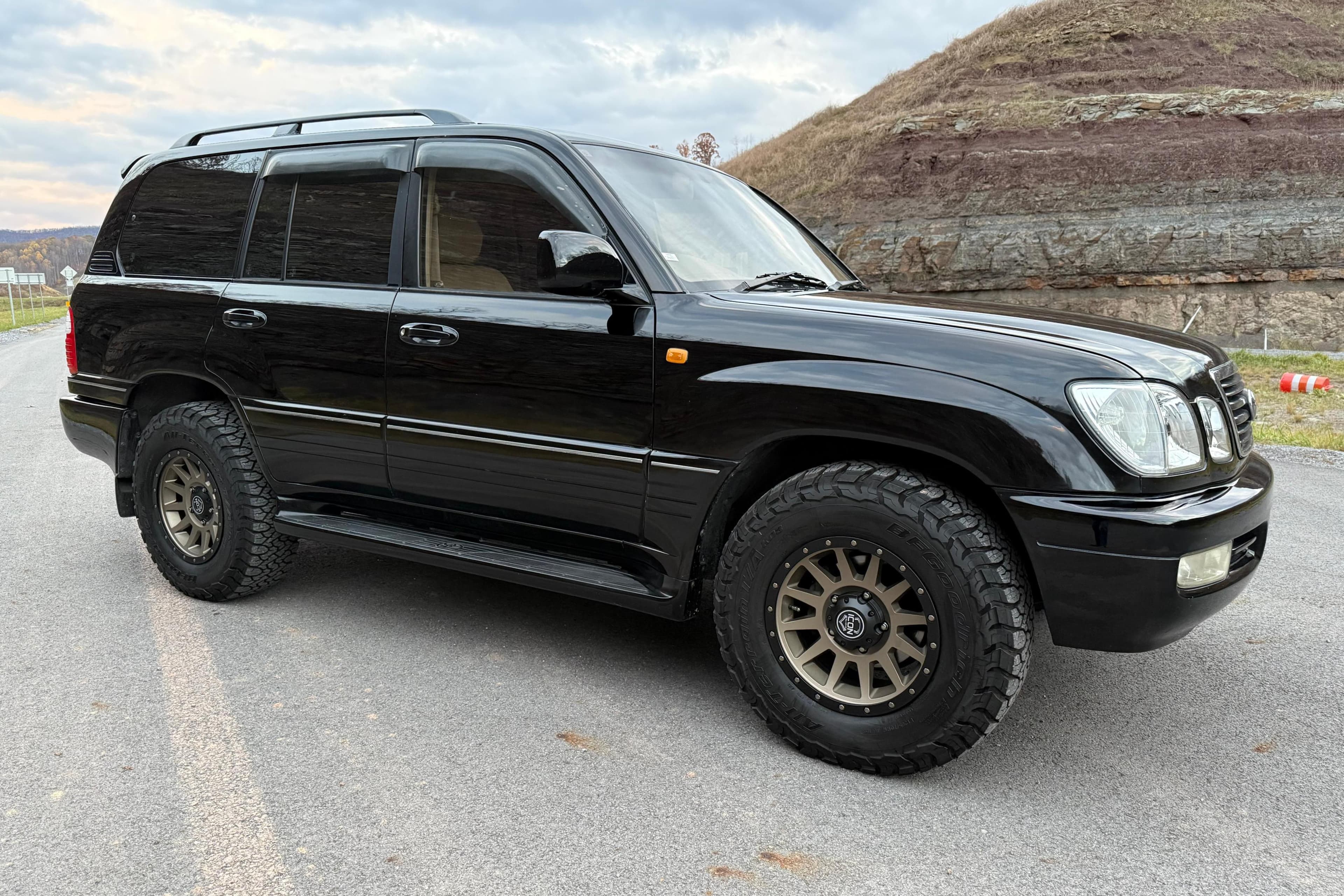 1999 Toyota Land Cruiser sold for $18,500