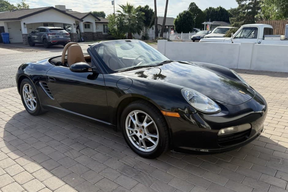 2008 Porsche 987 Boxster sold for $15,250