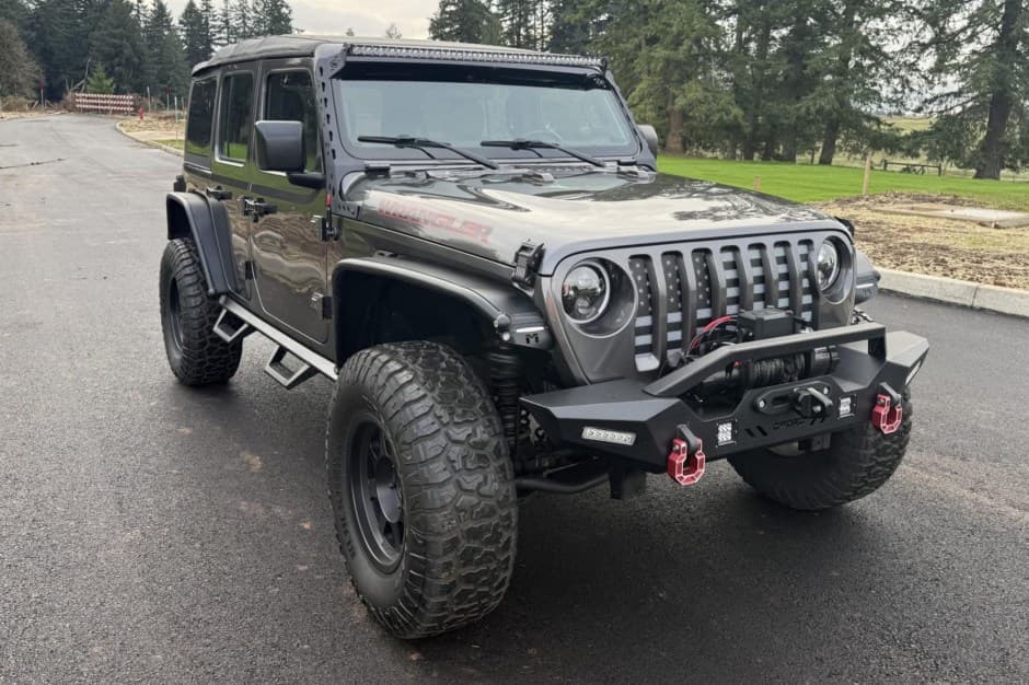 2018 Jeep Wrangler JL (2018+) sold for $17,751