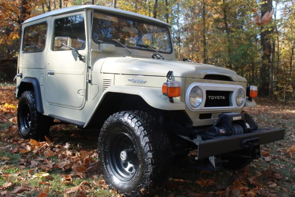 1976 Toyota Land Cruiser FJ40 sold for $32,000