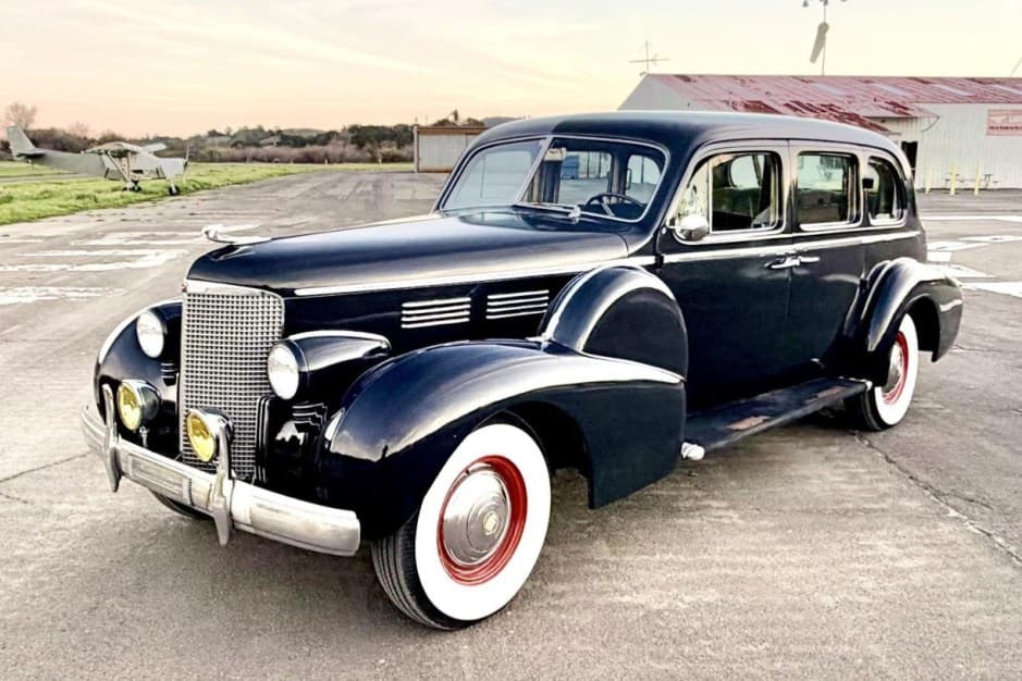 1938 Cadillac Series 75/Fleetwood sold for $24,500