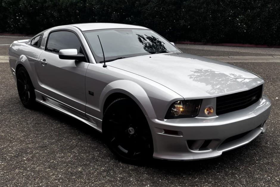 2006 Ford Mustang S197 2005-2014 sold for $16,500