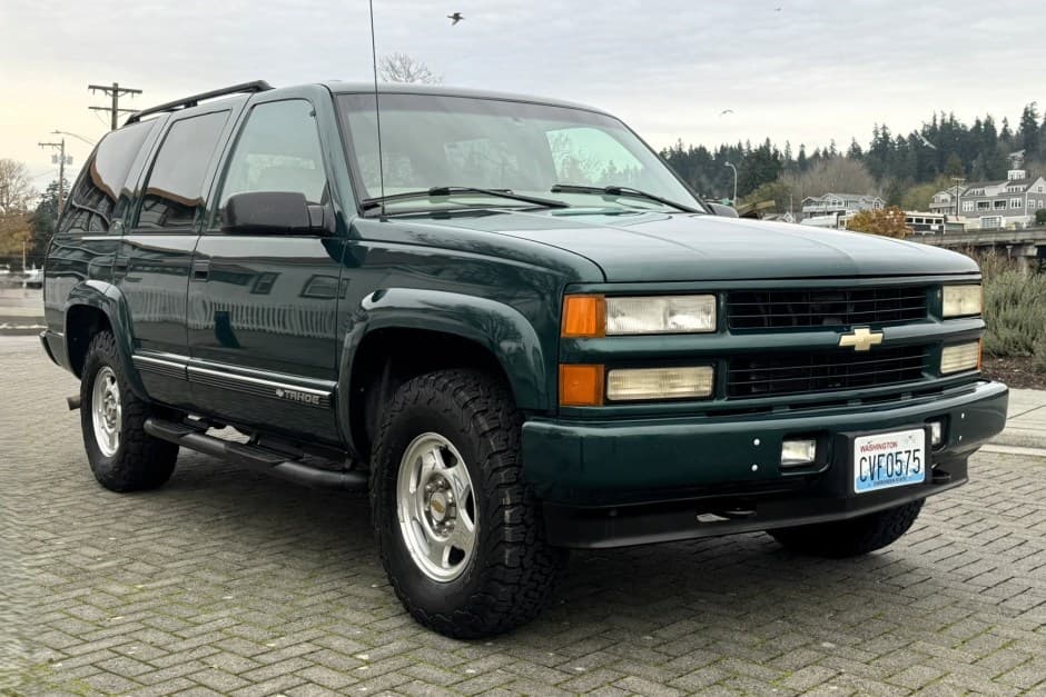 2000 Chevrolet Tahoe GMT400 sold for $19,630