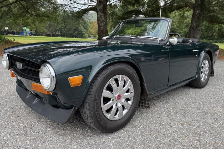 1971 Triumph TR6 sold for $10,750