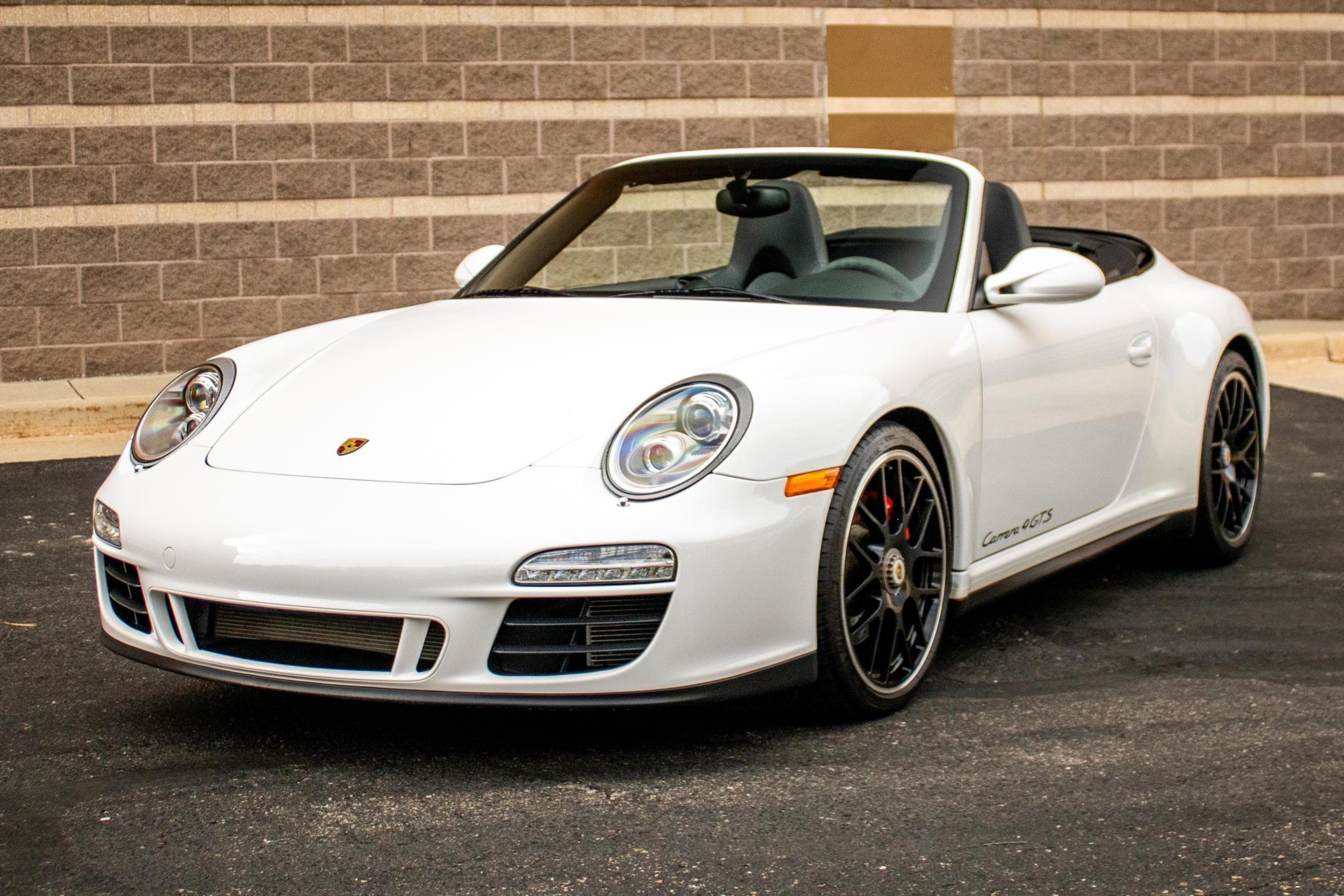 2012 Porsche 997 911 sold for $70,500