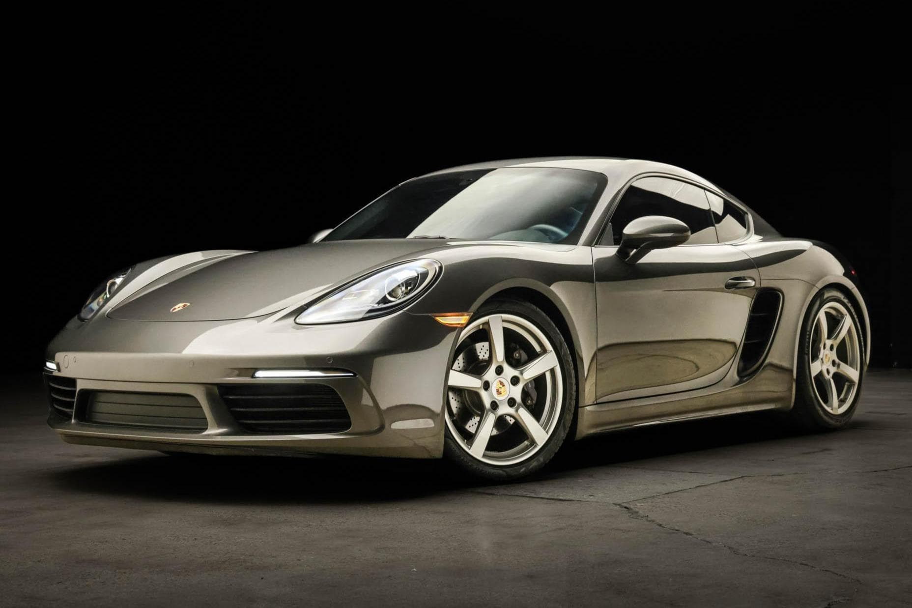 2018 Porsche 718 Cayman sold for $46,250