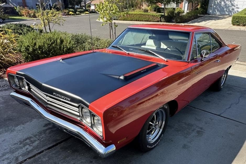 1969 Plymouth Road Runner sold for $31,250