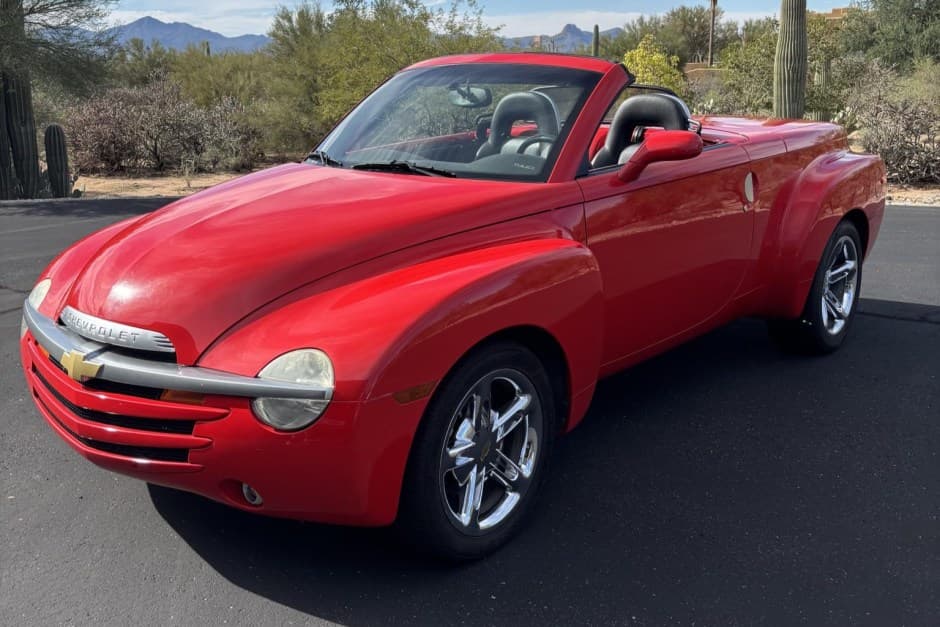 2005 Chevrolet SSR sold for $17,700