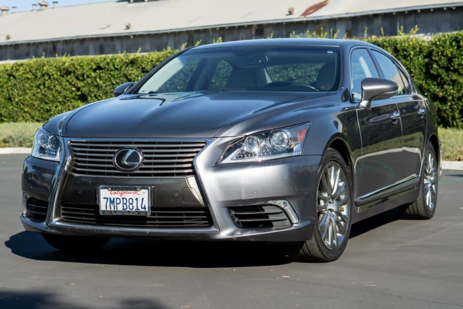 2015 Lexus LS Sedan sold for $18,500