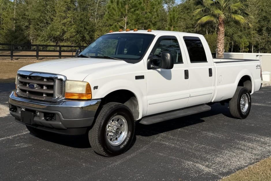 2001 Ford Super Duty 1999-2007 sold for $16,000