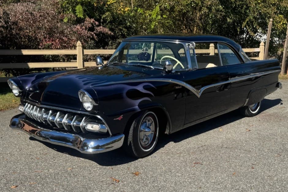 1955 Ford Fairlane sold for $7,200
