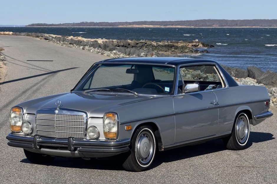 1975 Mercedes-Benz W114 & W115 sold for $9,900