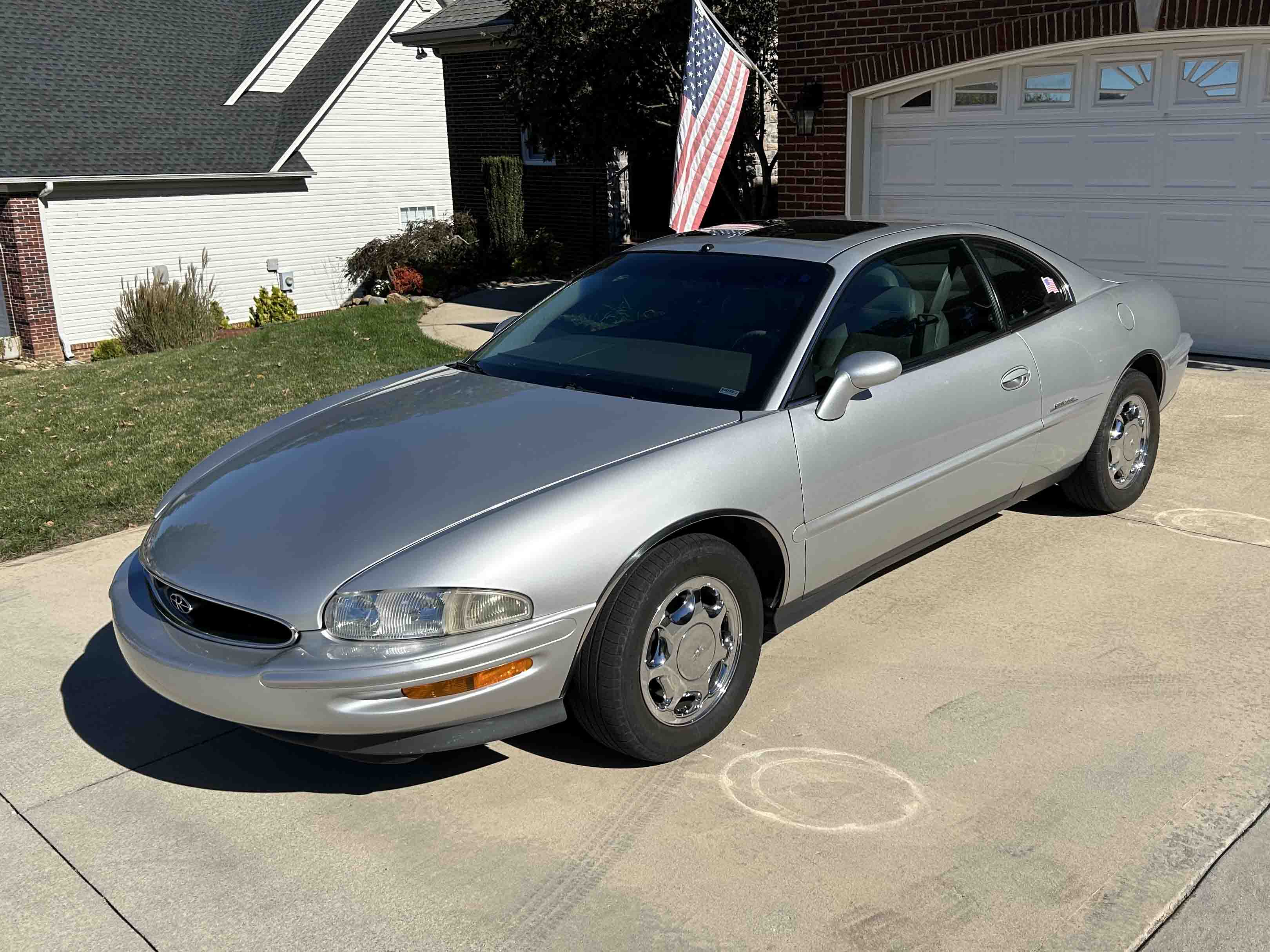 1999 Buick Riviera  sold for $4,700