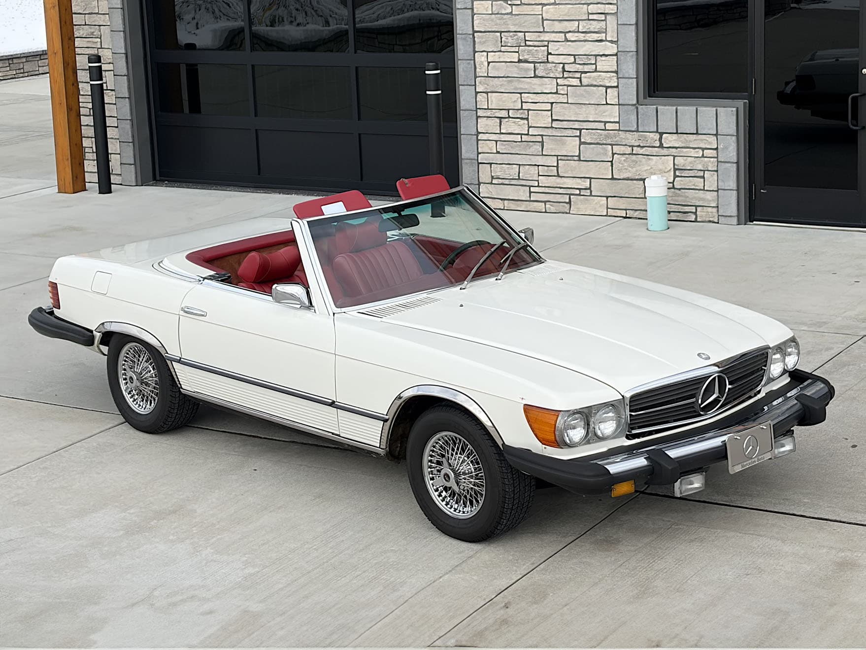 1976 Mercedes-Benz 450SL sold for $6,752