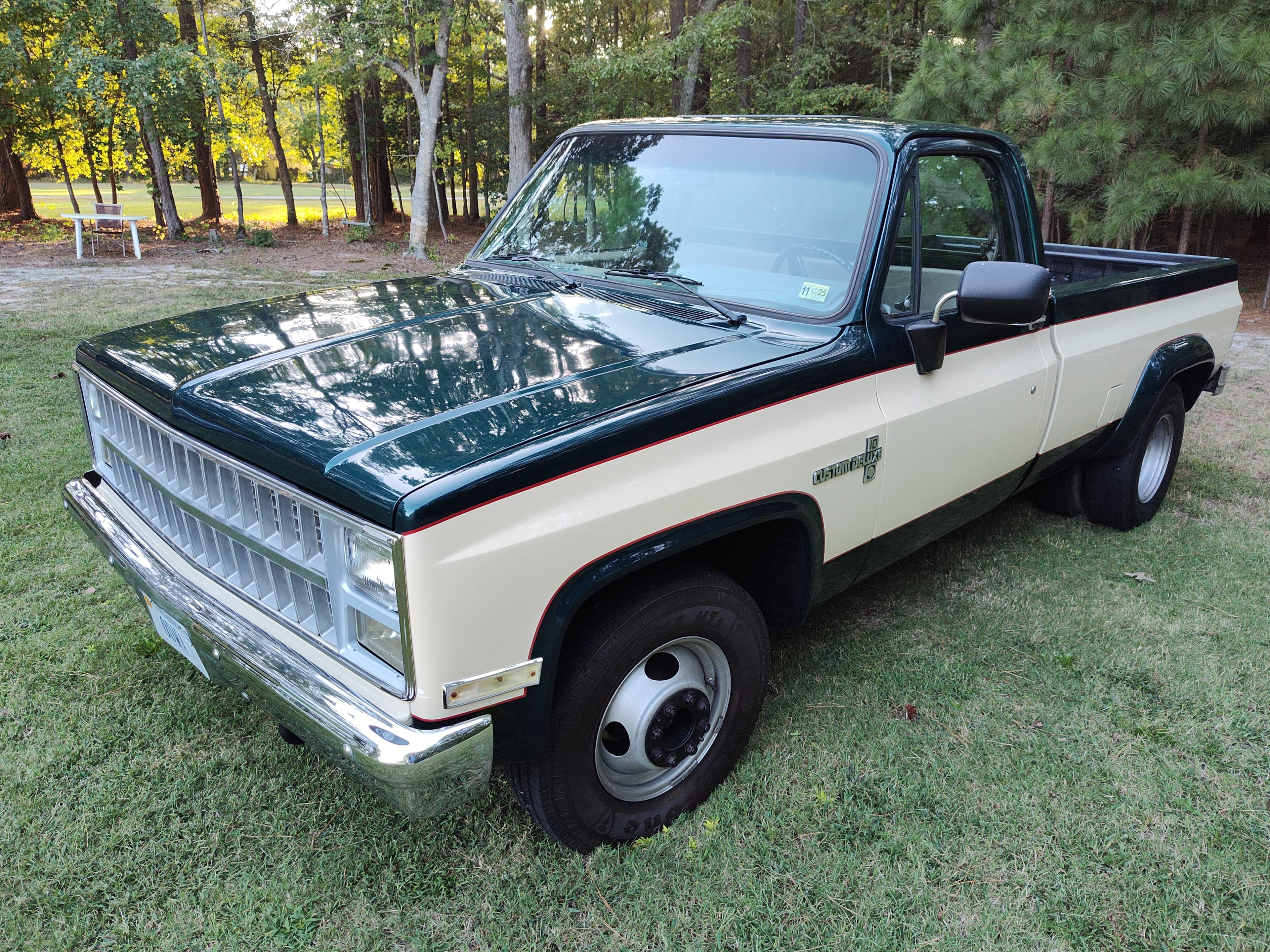 1988 Chevrolet 1-Ton Dually Pickup sold for $9,000
