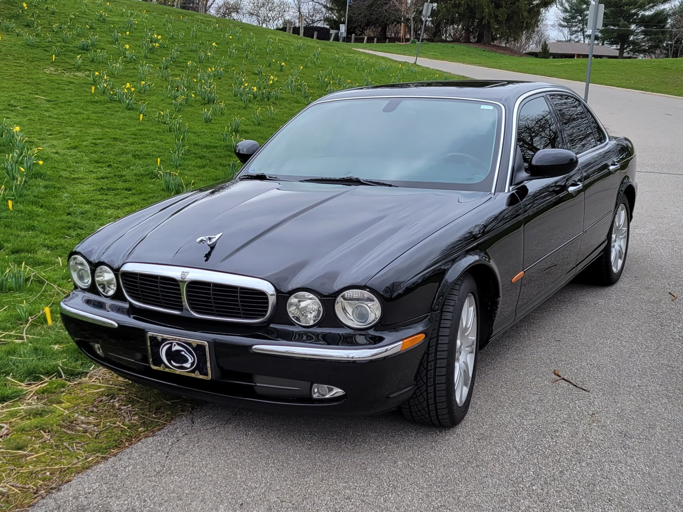 2004 Jaguar XJ8 sold for $6,000