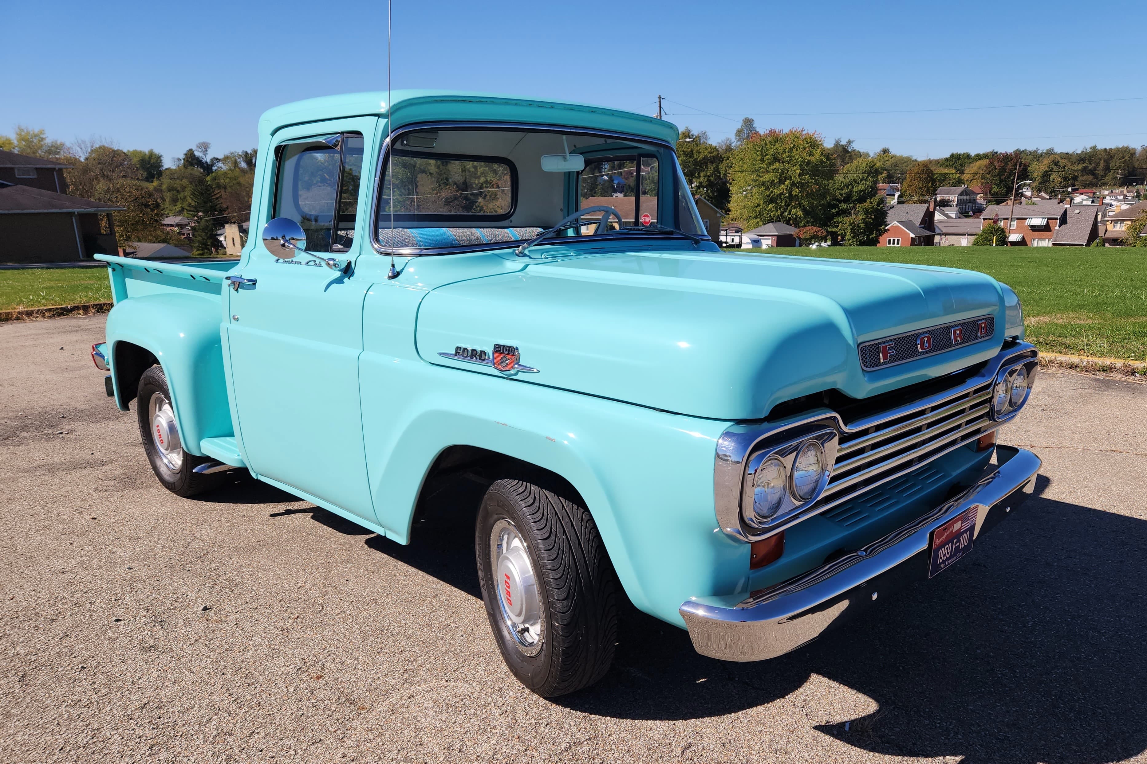1959 Ford F-100 sold for $10,000
