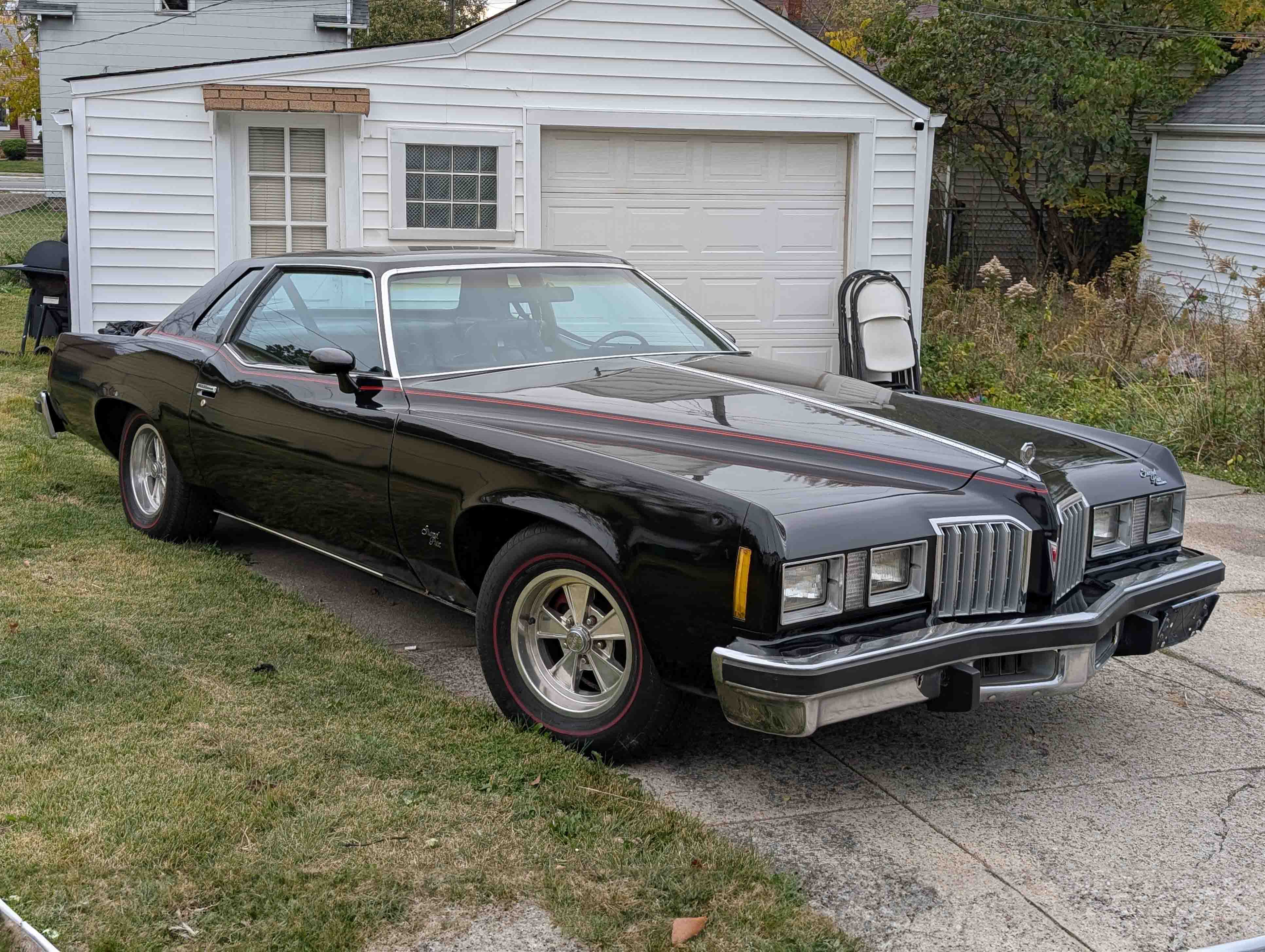 1977 Pontiac Grand Prix sold for $8,750