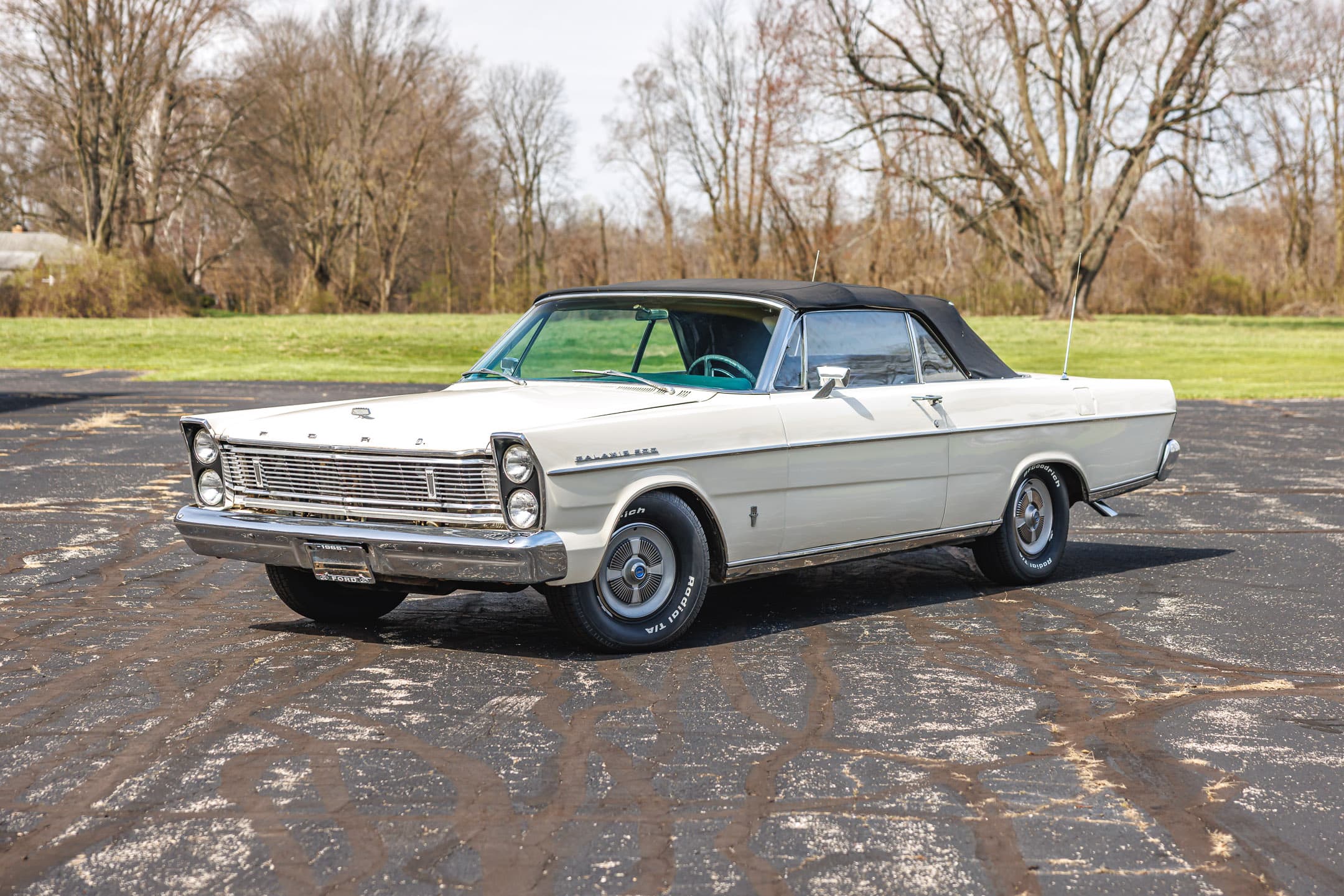 1965 Ford Galaxie 500 sold for $11,500