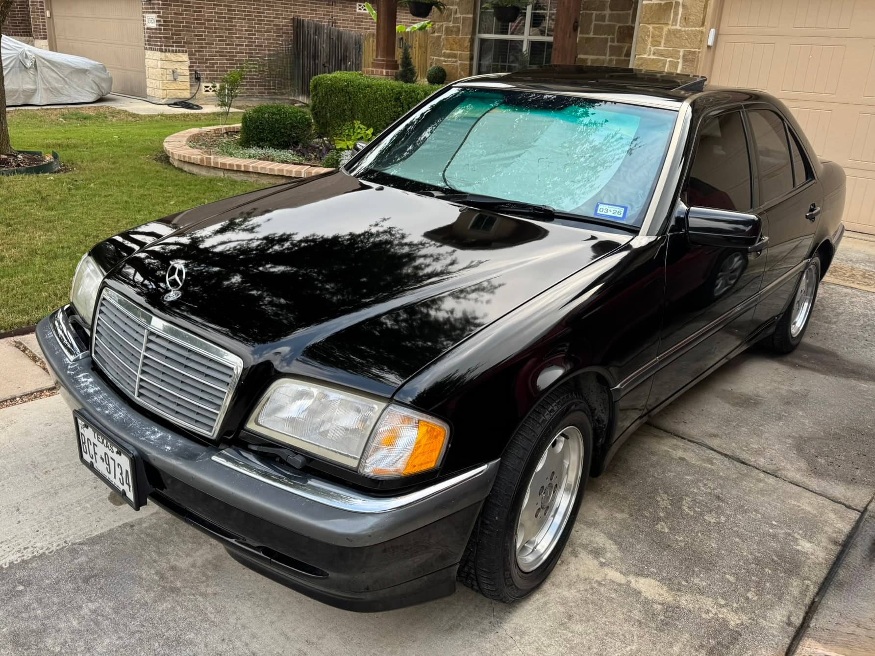 1998 Mercedes-Benz C280 sold for $3,813