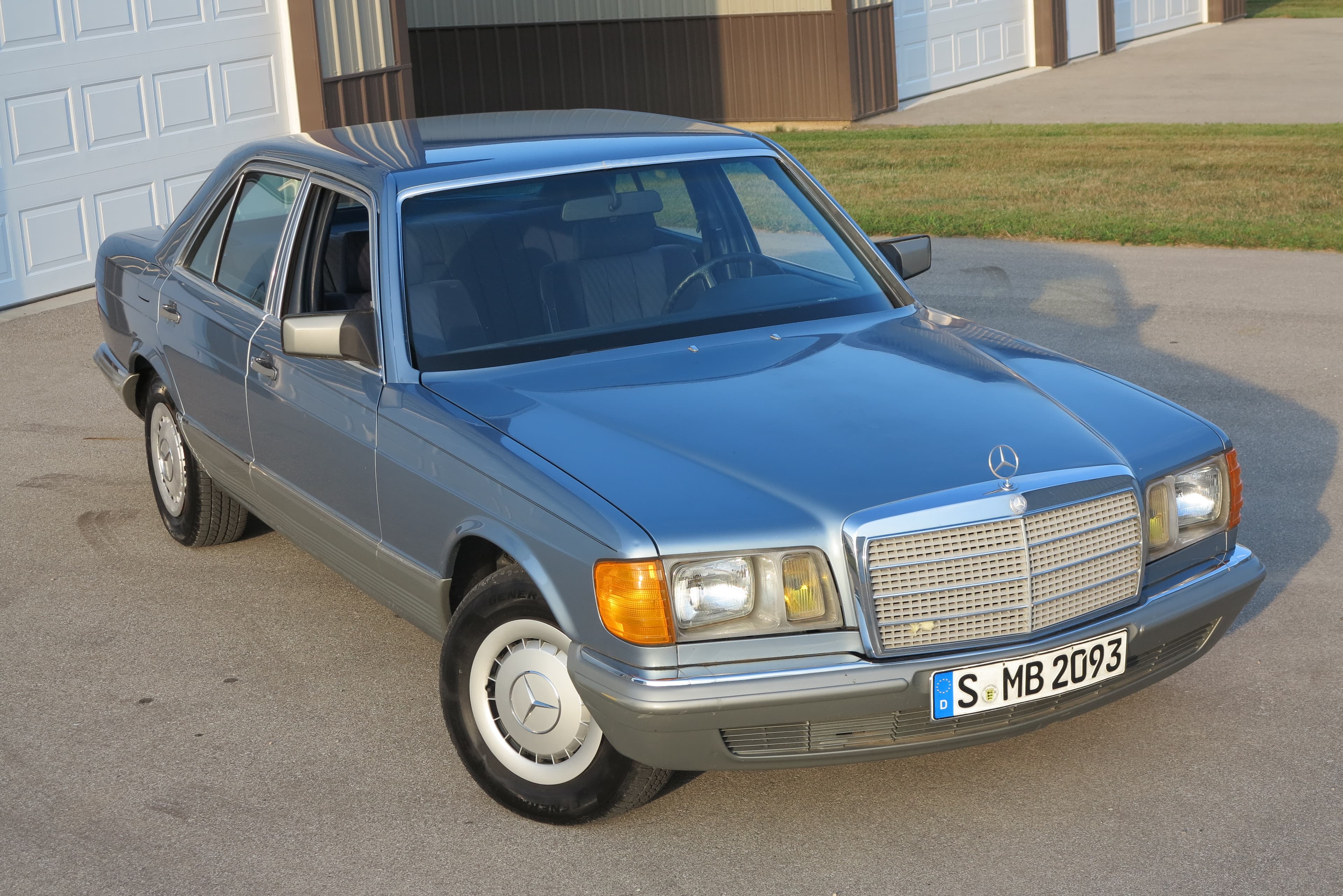 1984 Mercedes-Benz 380SE sold for $7,313