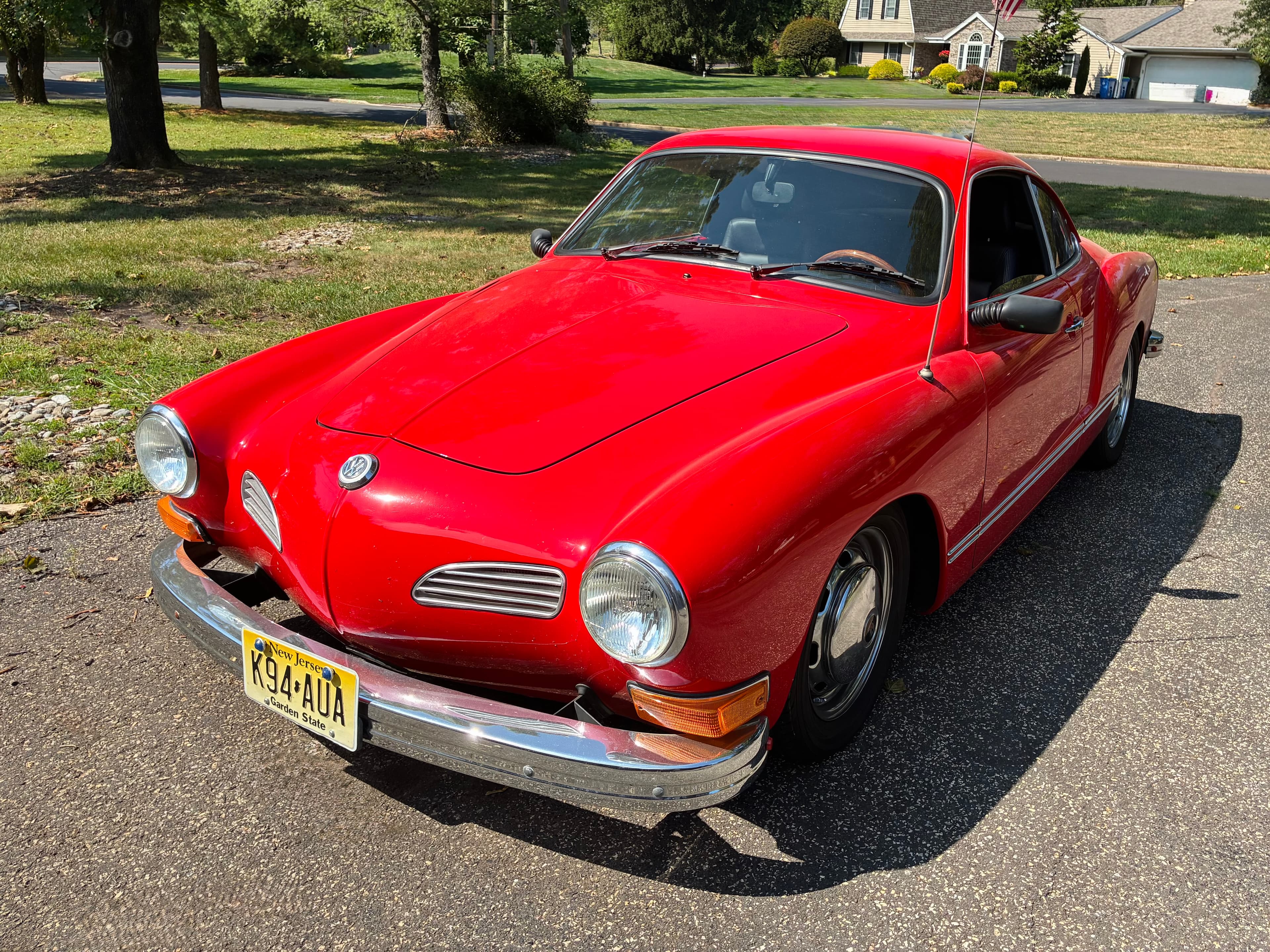 1972 Volkswagen Karmann Ghia sold for $8,900