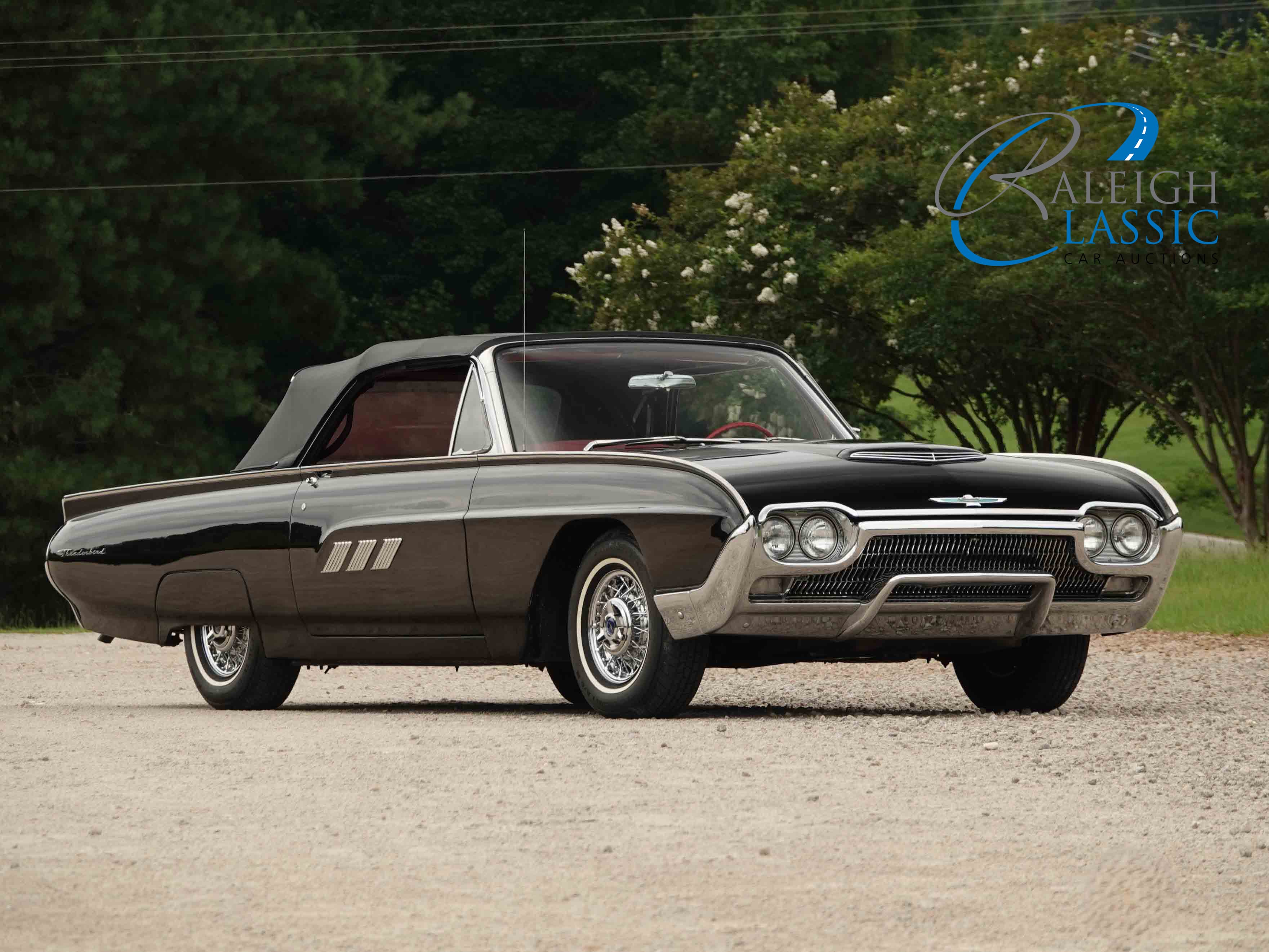 1963 Ford Thunderbird sold for $25,055