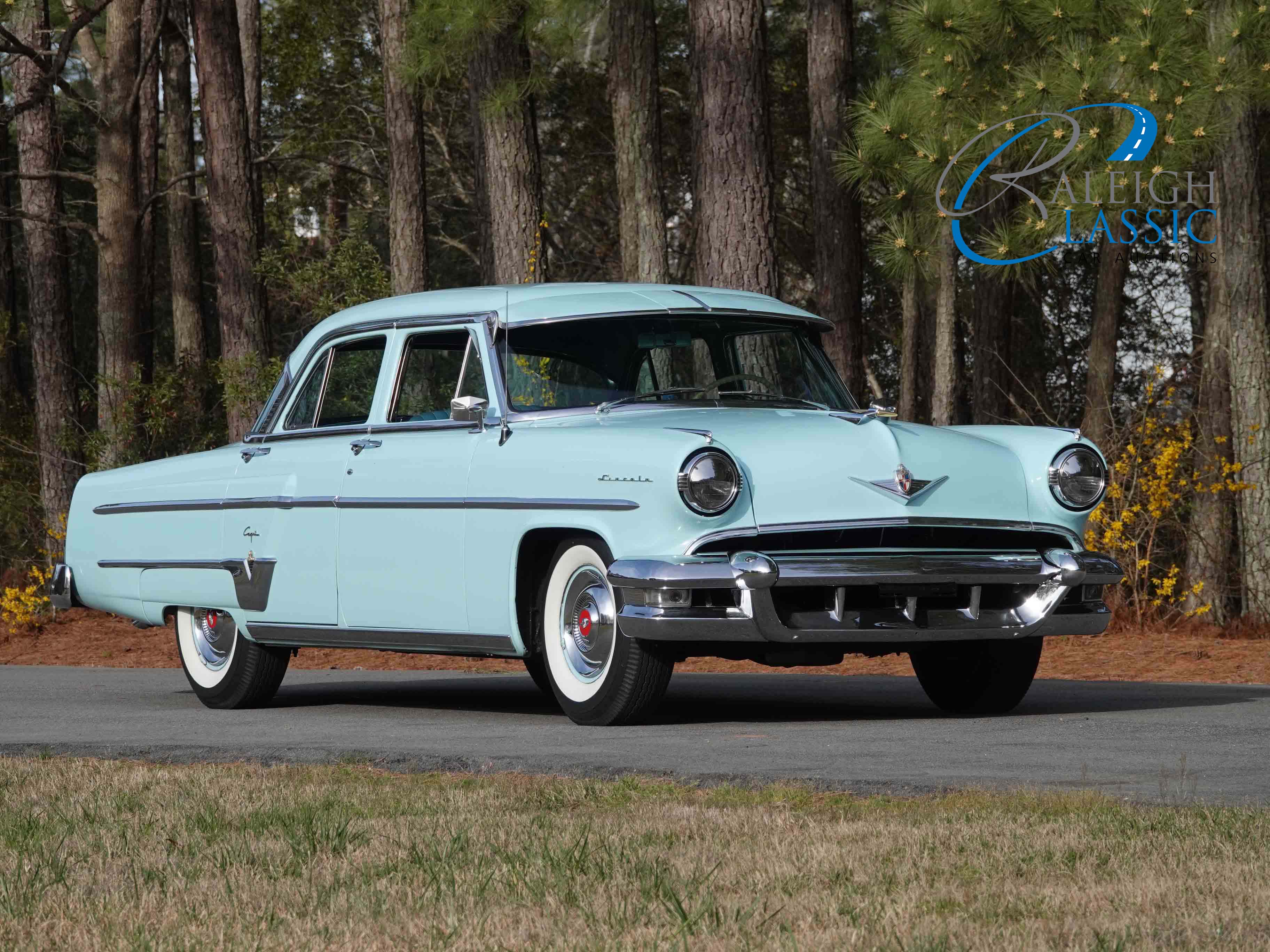 1954 Lincoln Capri sold for $8,400