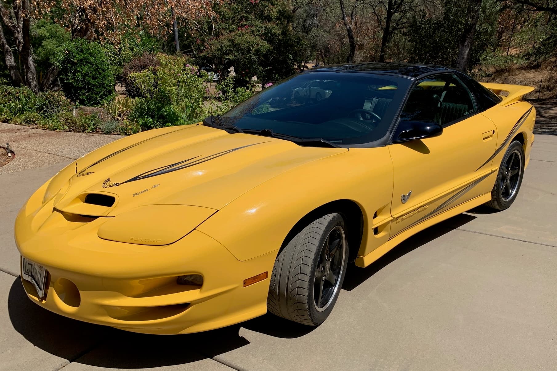 2002 Pontiac Firebird sold for $0