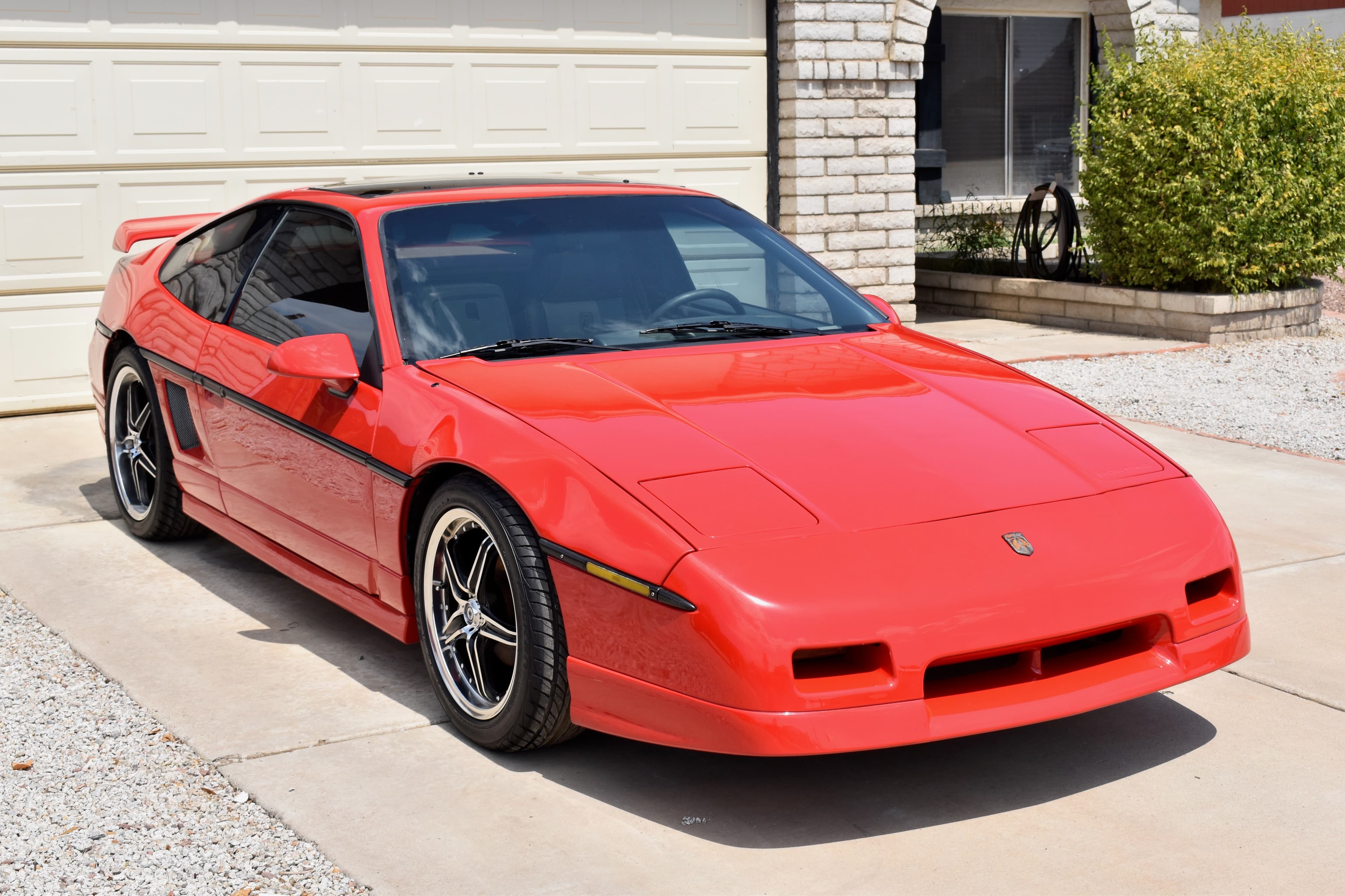 1986 Pontiac Fiero sold for $3,200