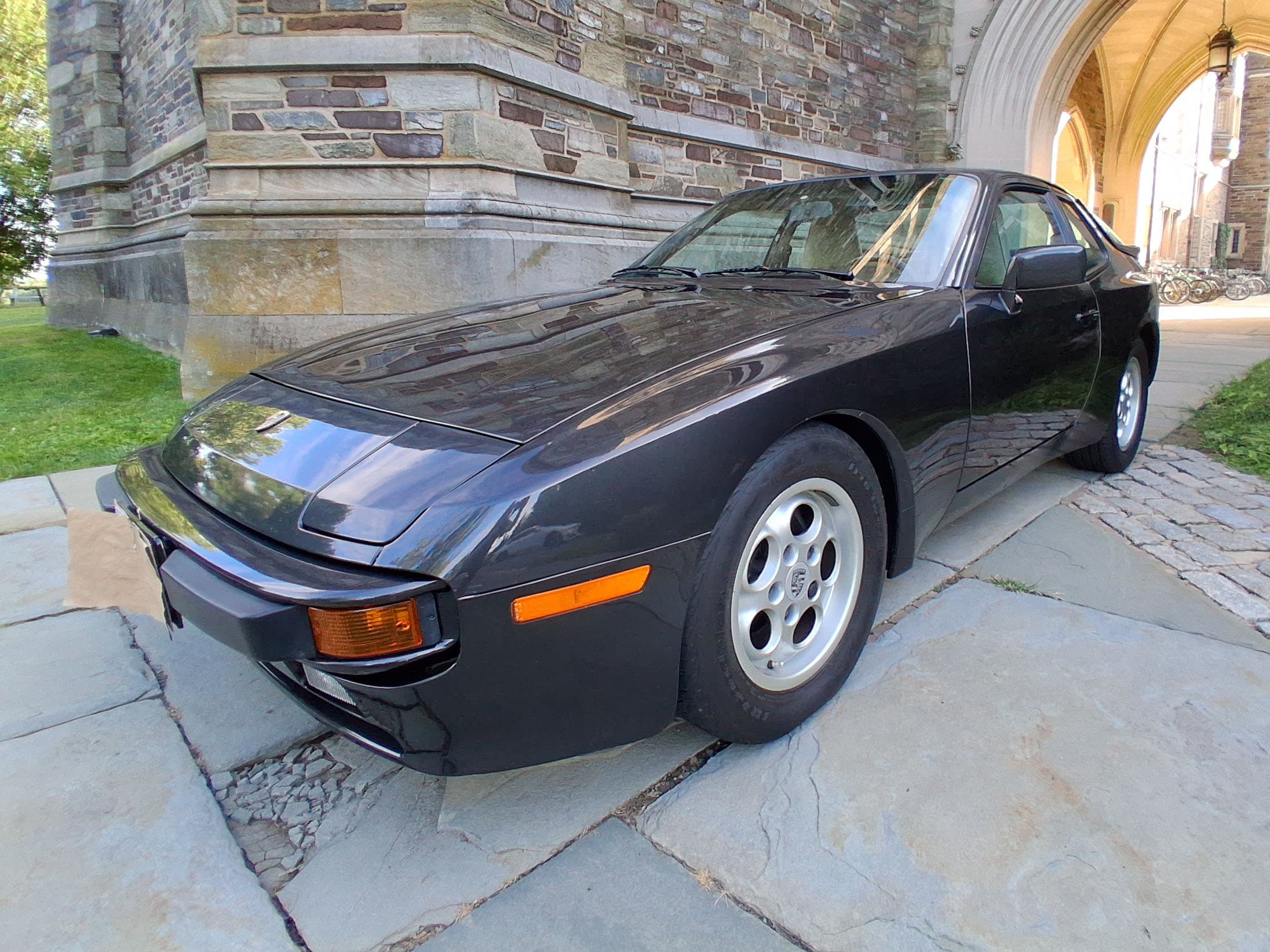 1986 Porsche 944 sold for $0