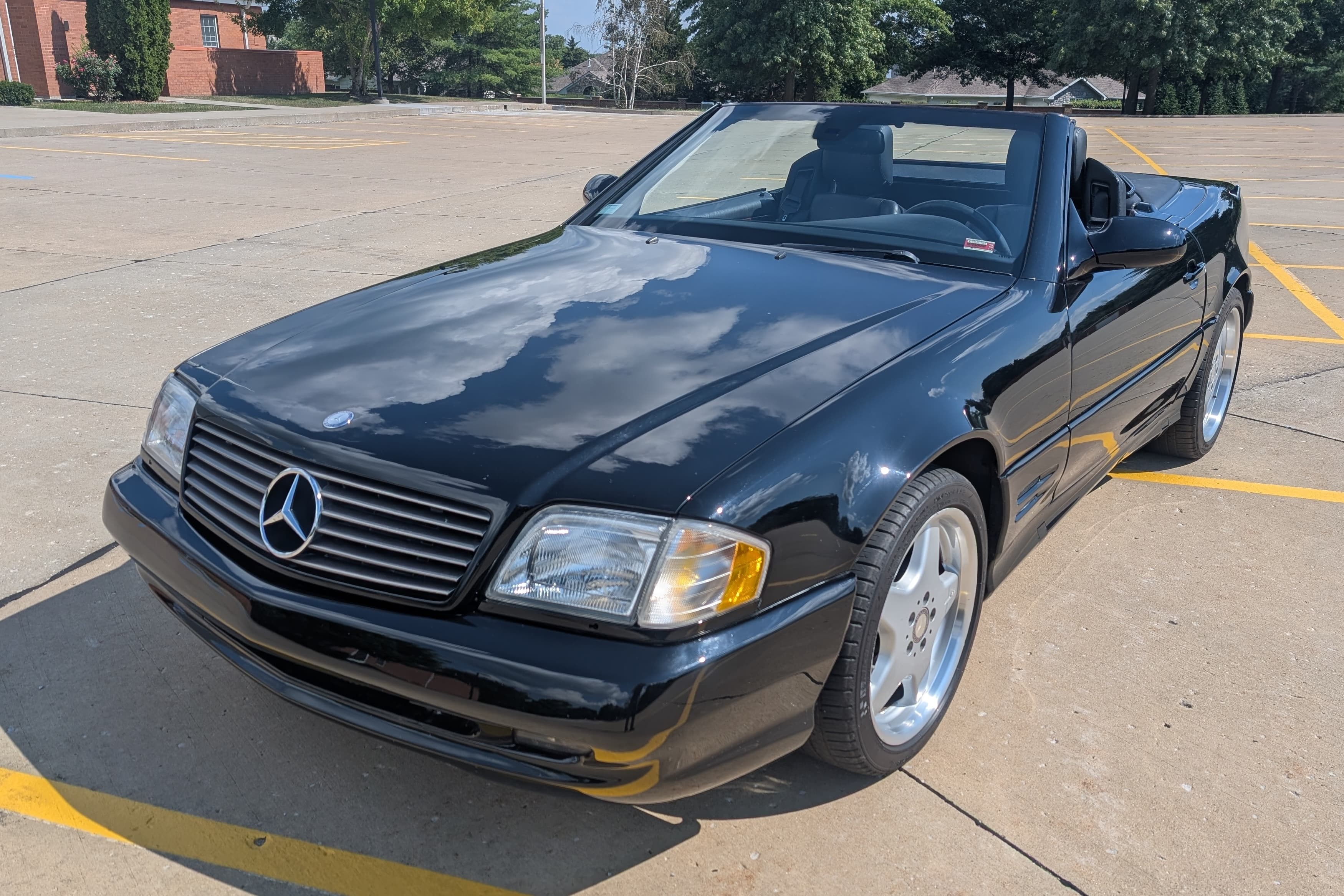 2001 Mercedes-Benz SL500 sold for $9,950