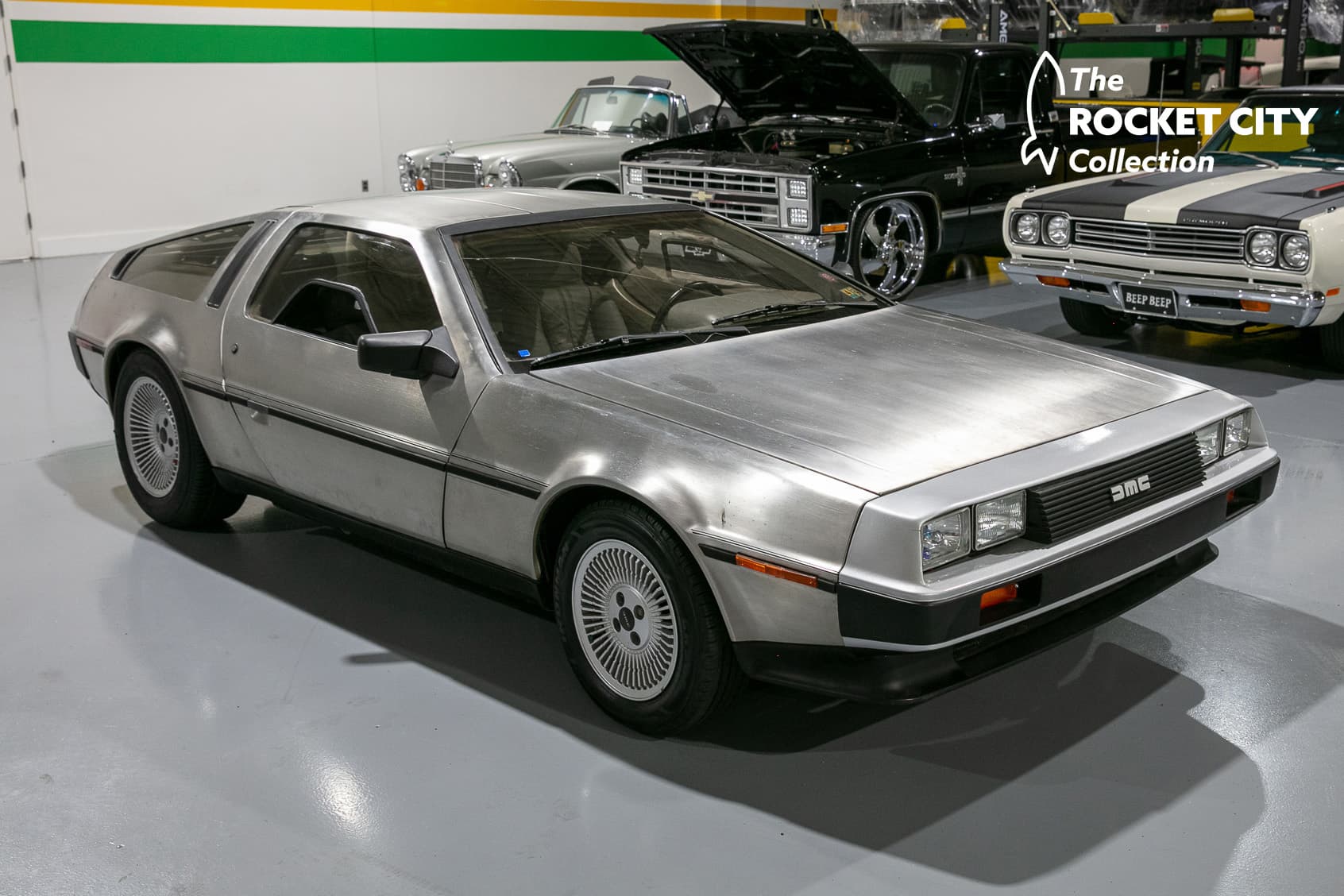 1981 Delorean DMC-12 sold for $32,916