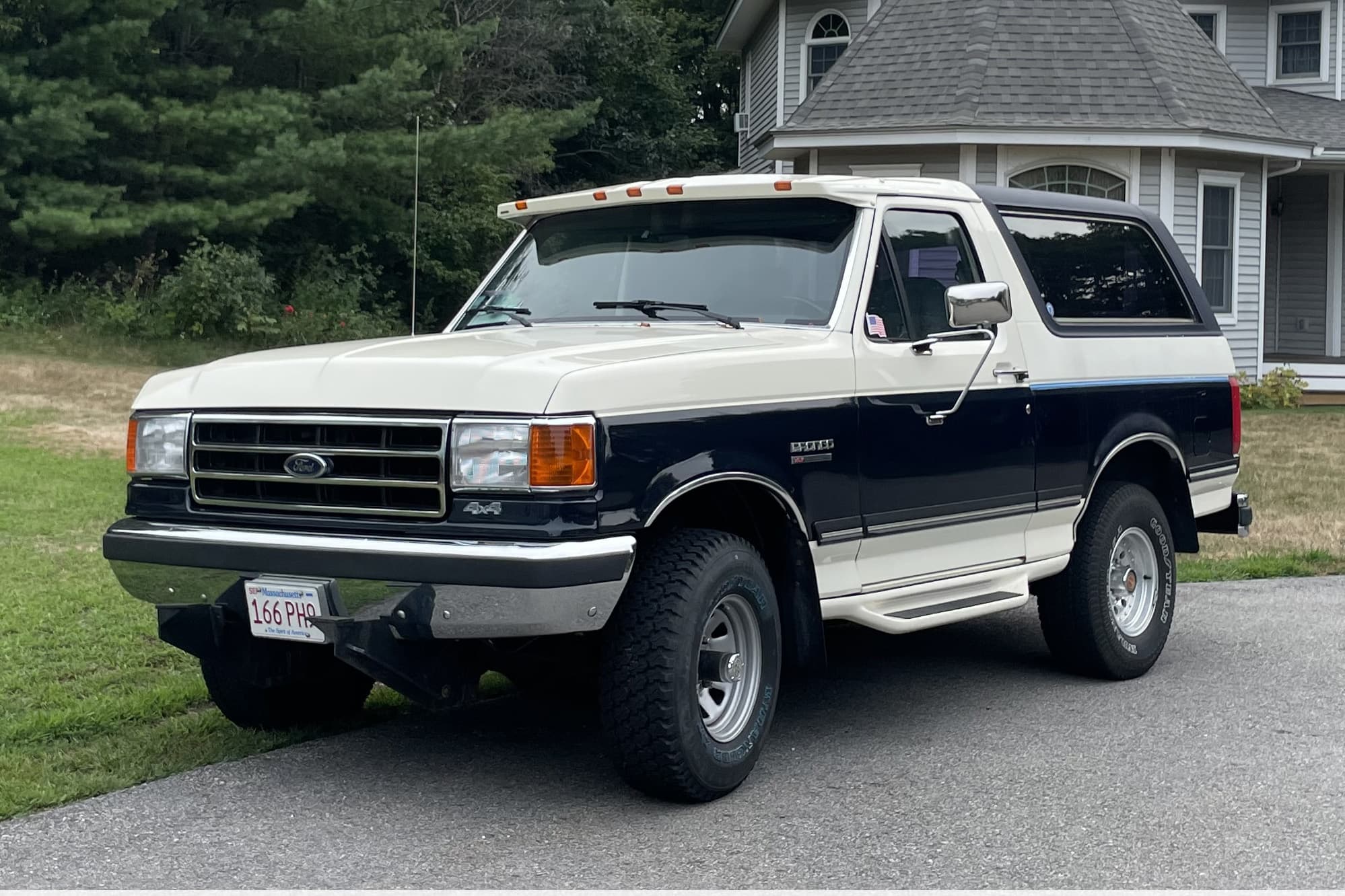 1991 Ford Bronco sold for $0