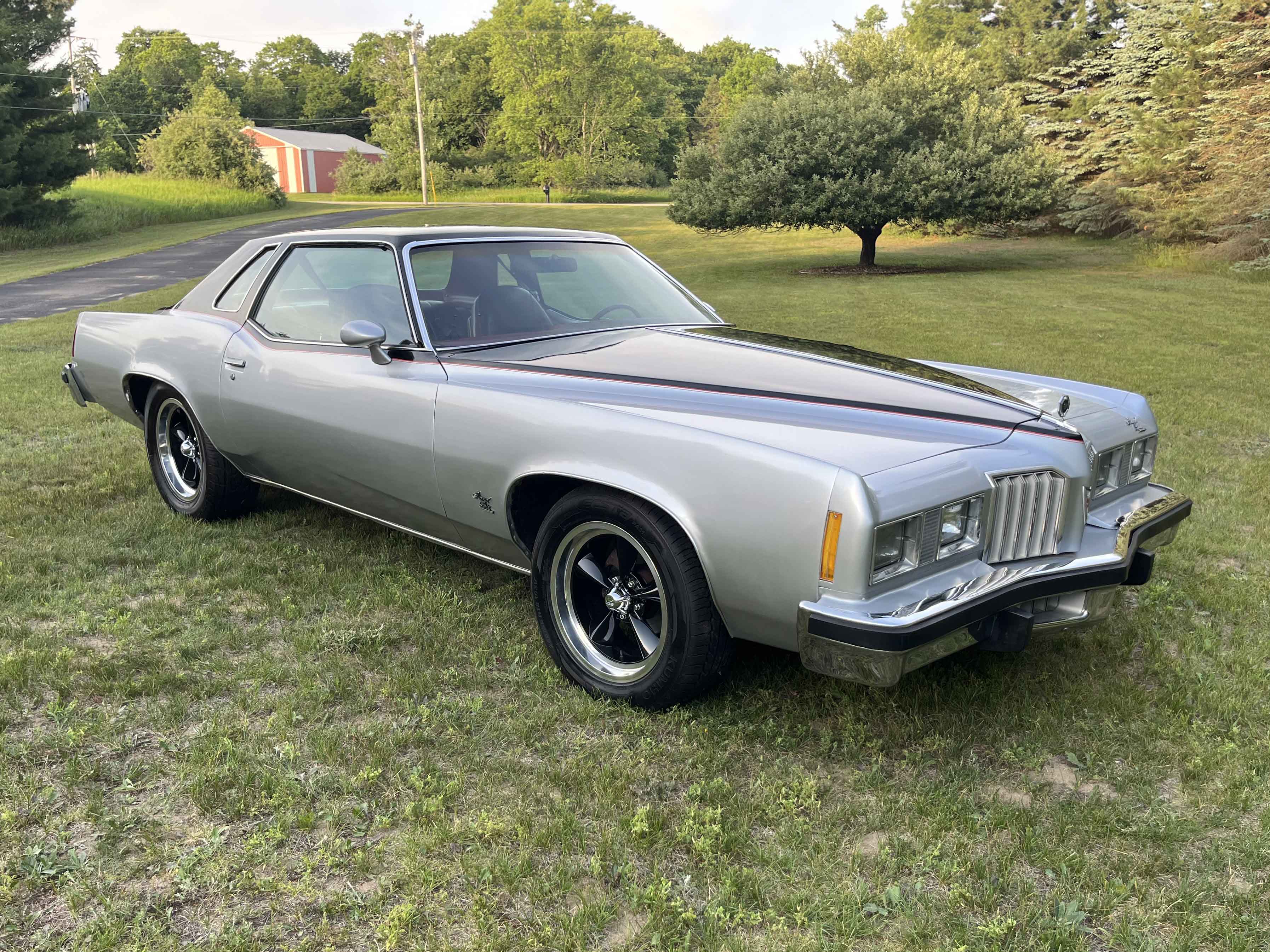 1977 Pontiac Grand Prix sold for $7,657