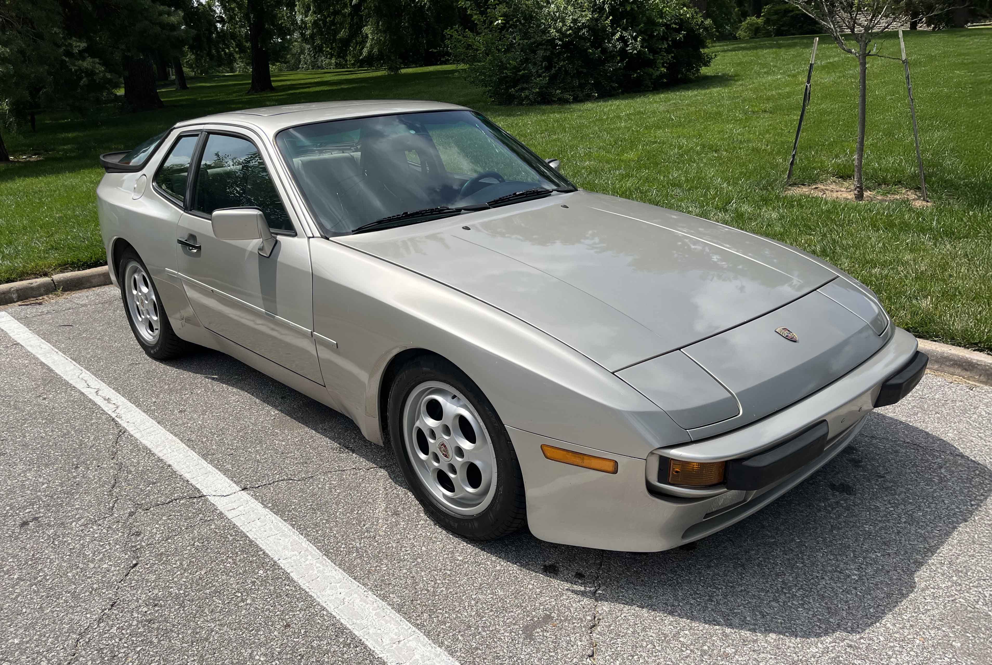 1988 Porsche 944 sold for $2,000