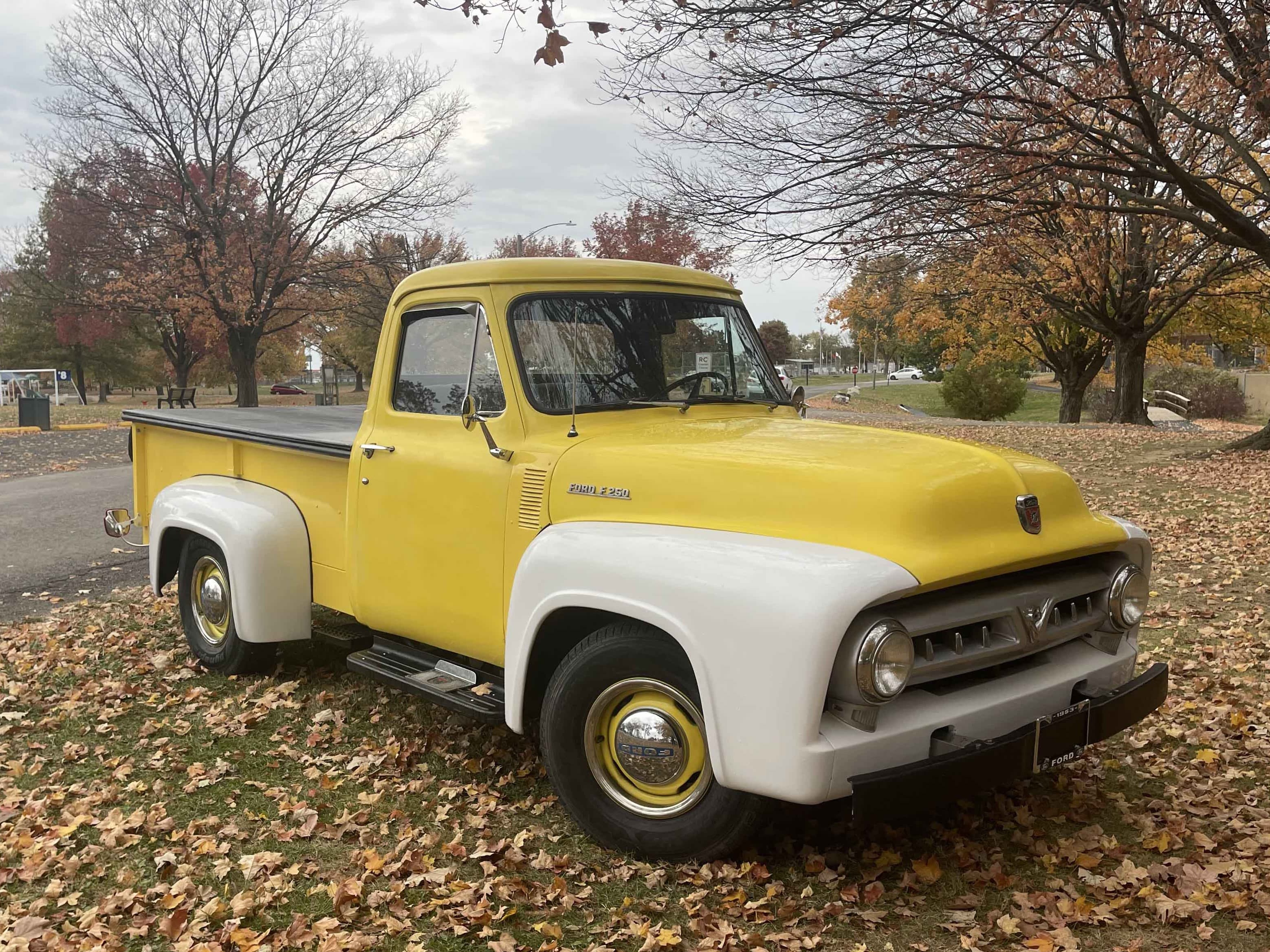 1953 Ford F250 sold for $10,500