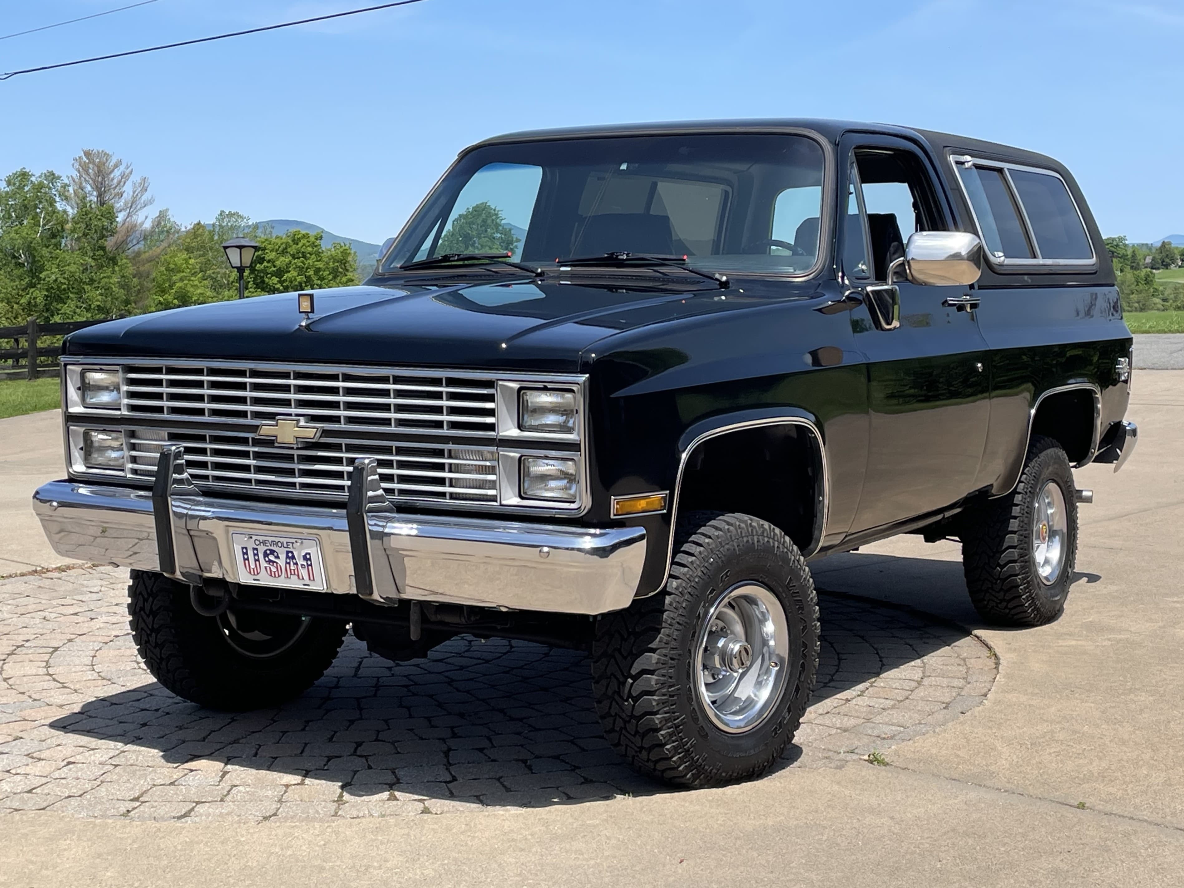 1984 Chevrolet K5 Blazer sold for $0