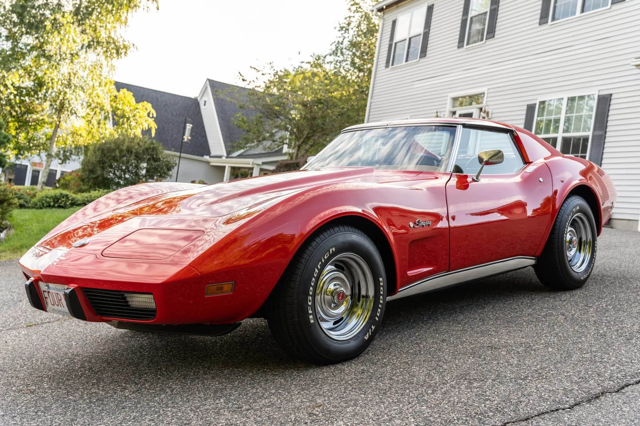 1975 Chevrolet Corvette sold for $10,000