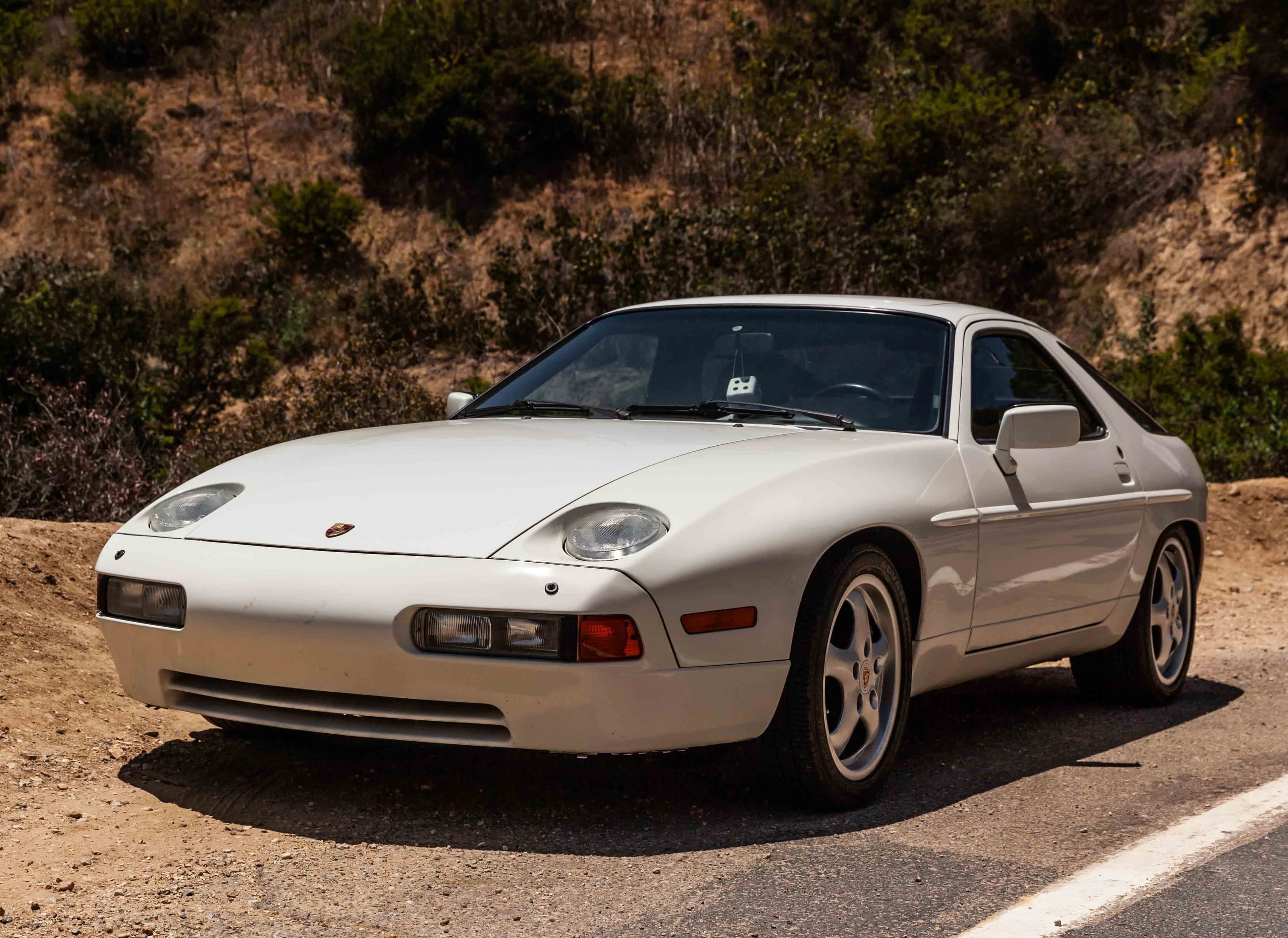 1988 Porsche 928 sold for $15,000
