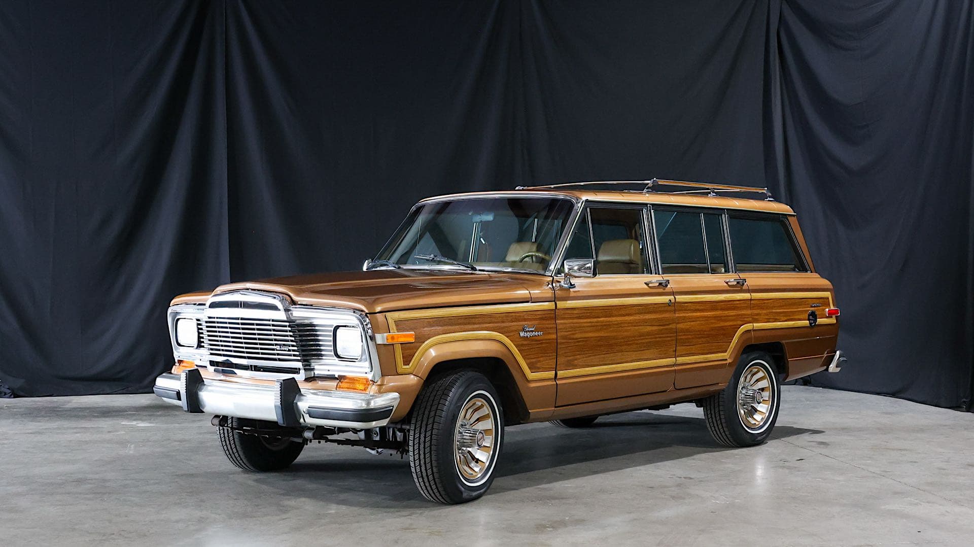 1985 Jeep Grand Wagoneer sold for $0