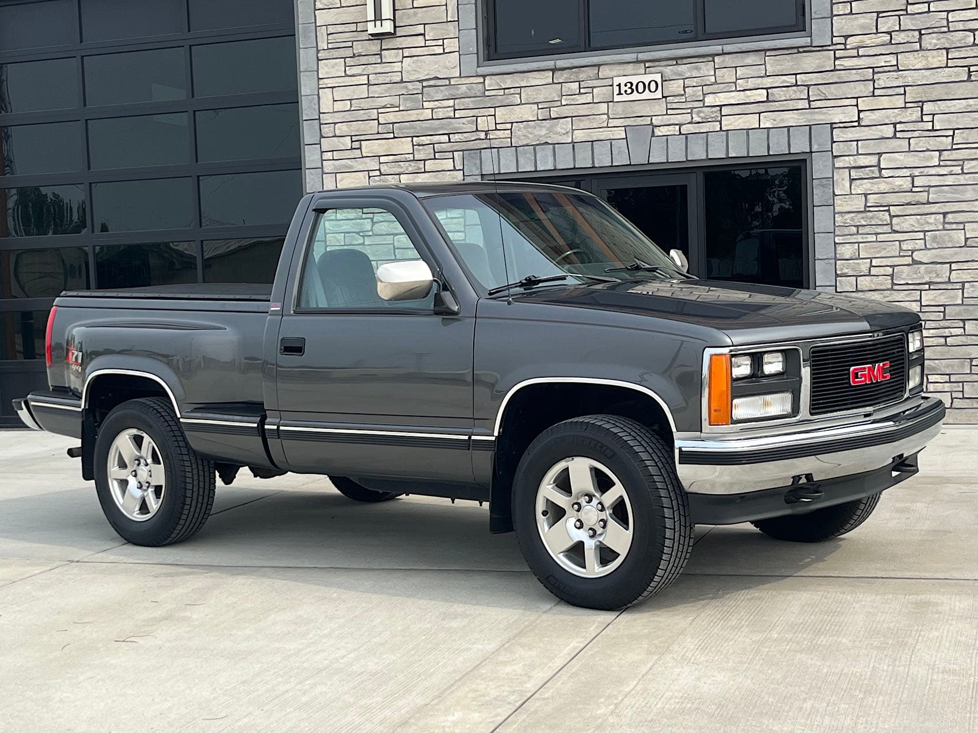 1989 GMC K1500 sold for $14,500