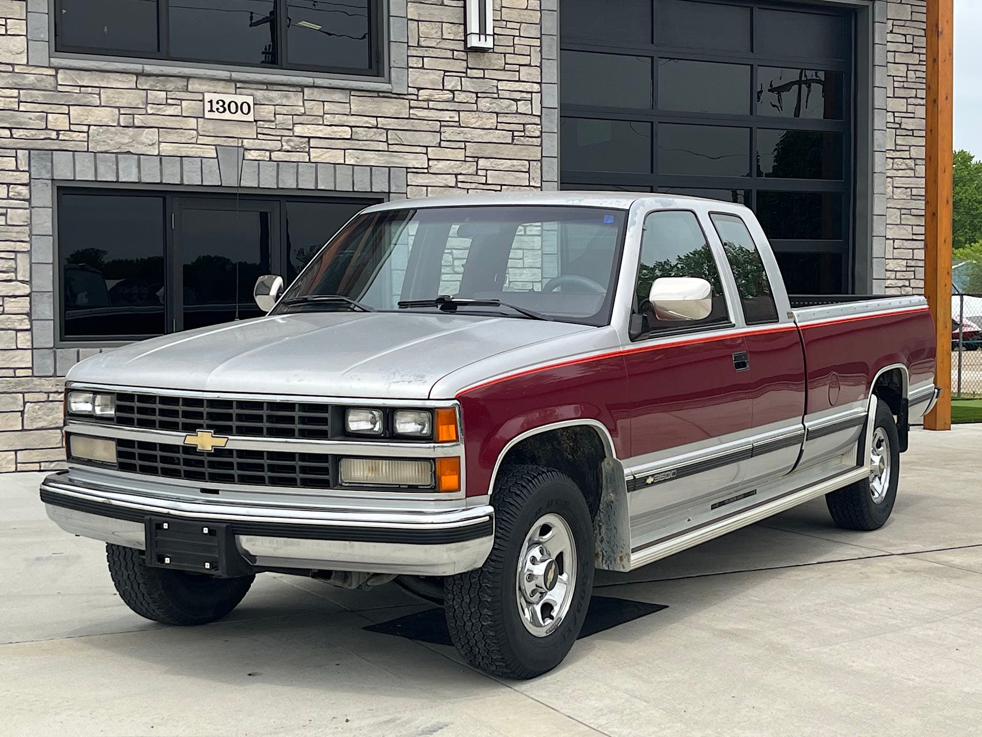 1989 Chevrolet C3500 sold for $8,500