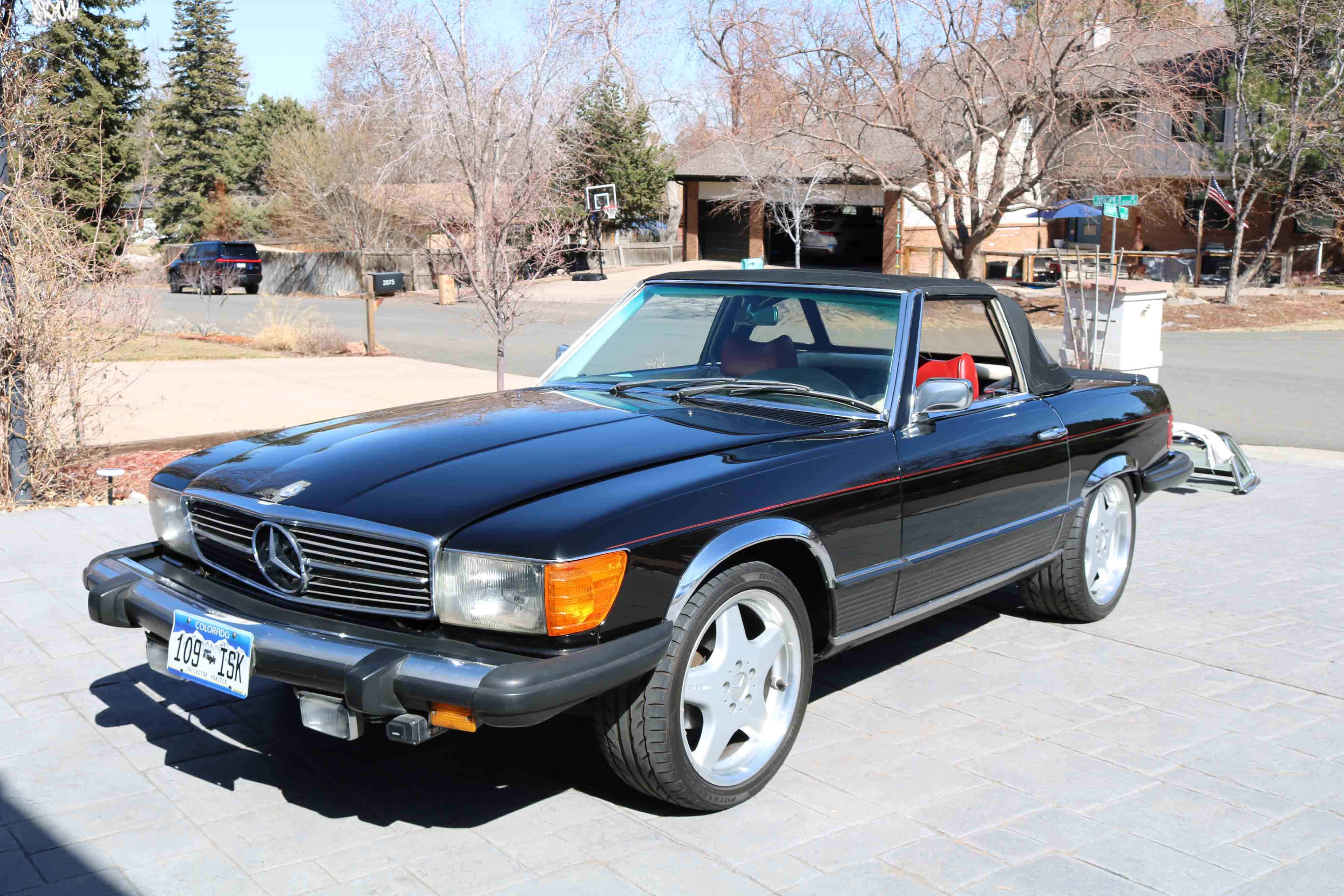1975 Mercedes-Benz 450SL sold for $6,250