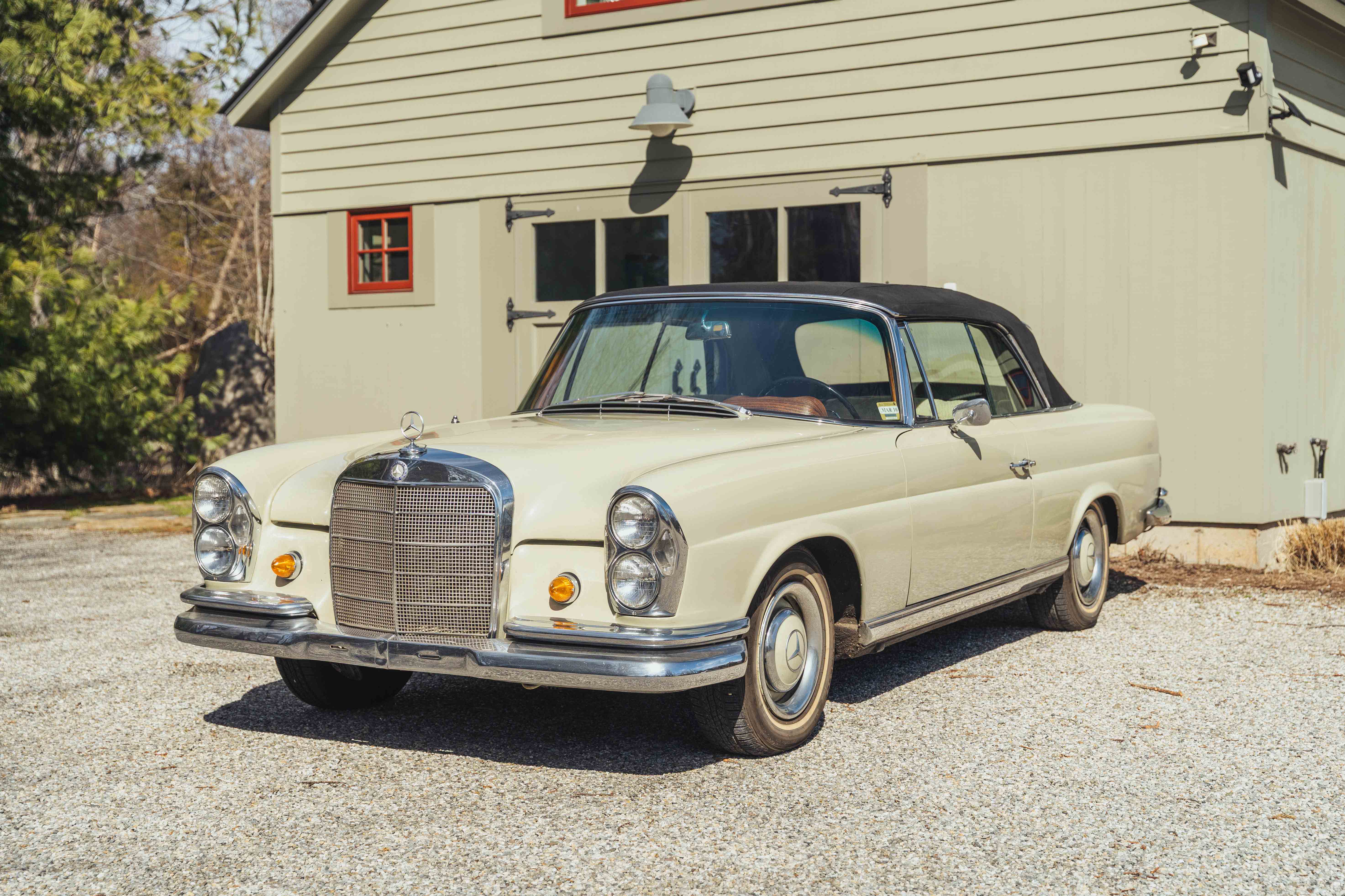 1967 Mercedes-Benz 250SE sold for $34,000