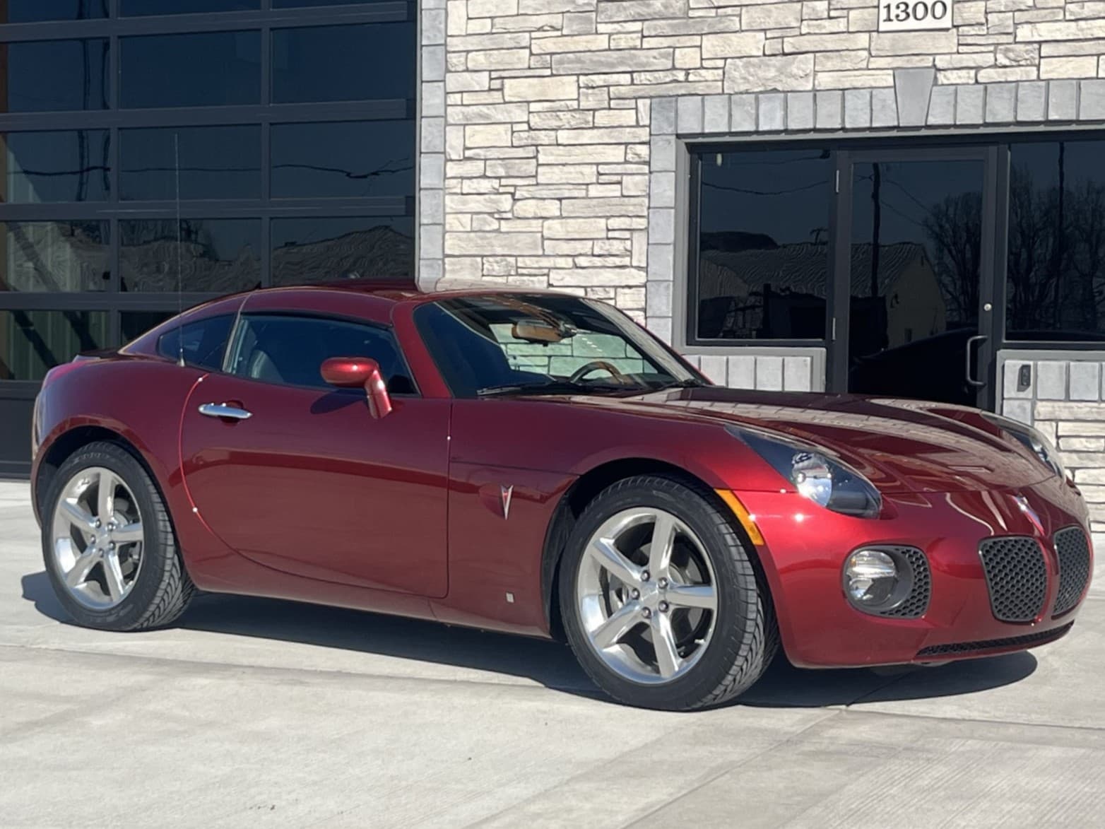 2009 Pontiac Solstice sold for $26,500