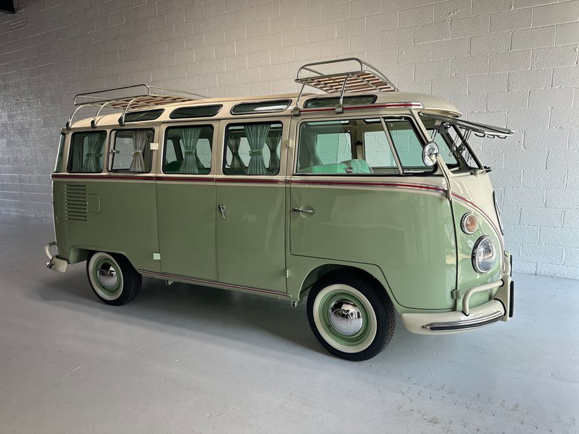 1972 Volkswagen Transporter (Van) sold for $0